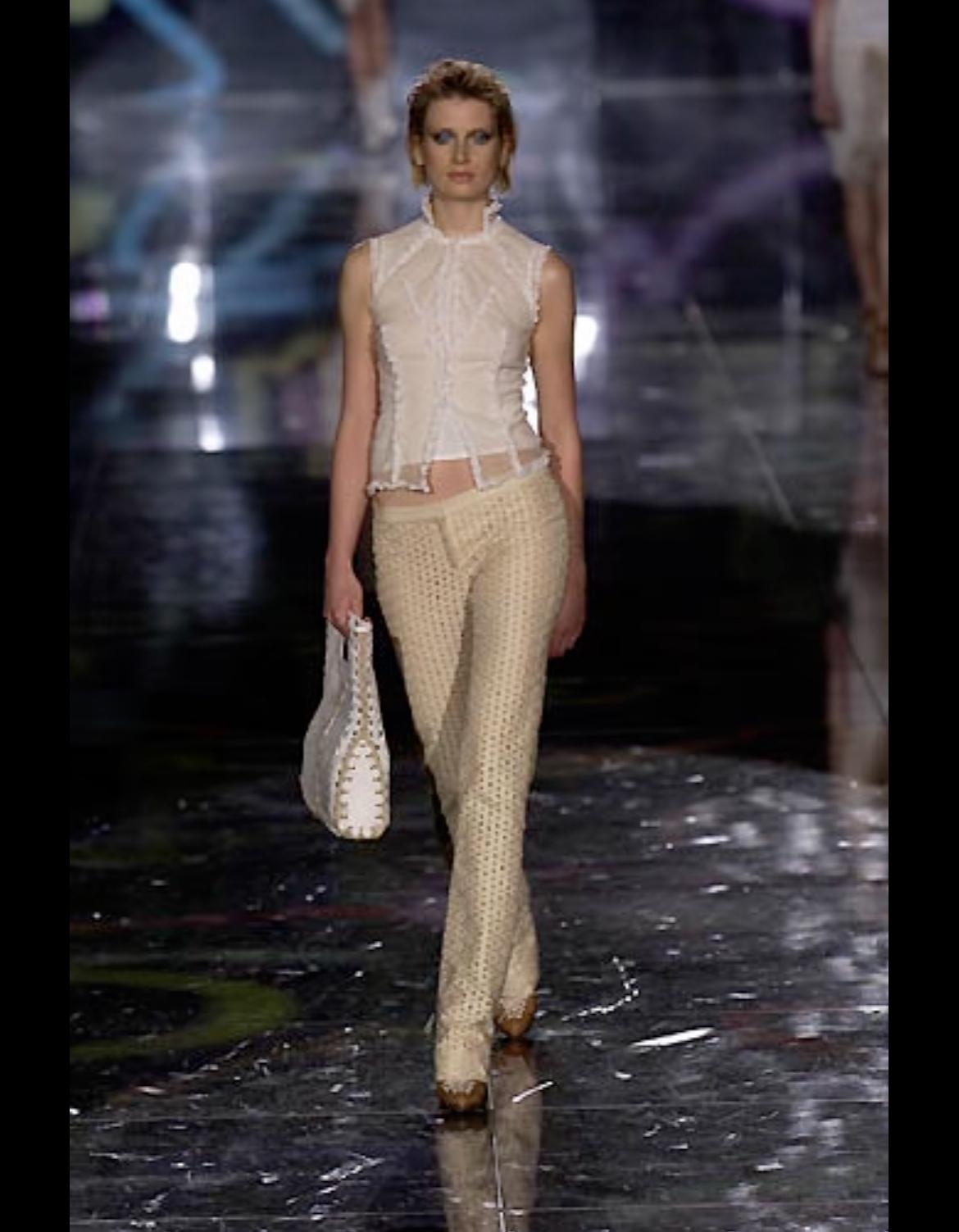 S.S. 2002 Donatella Versace for Gianni Versace Pantaloni Off-White con Broderie Anglaise trasparente In condizioni ottime in vendita a West Hollywood, CA