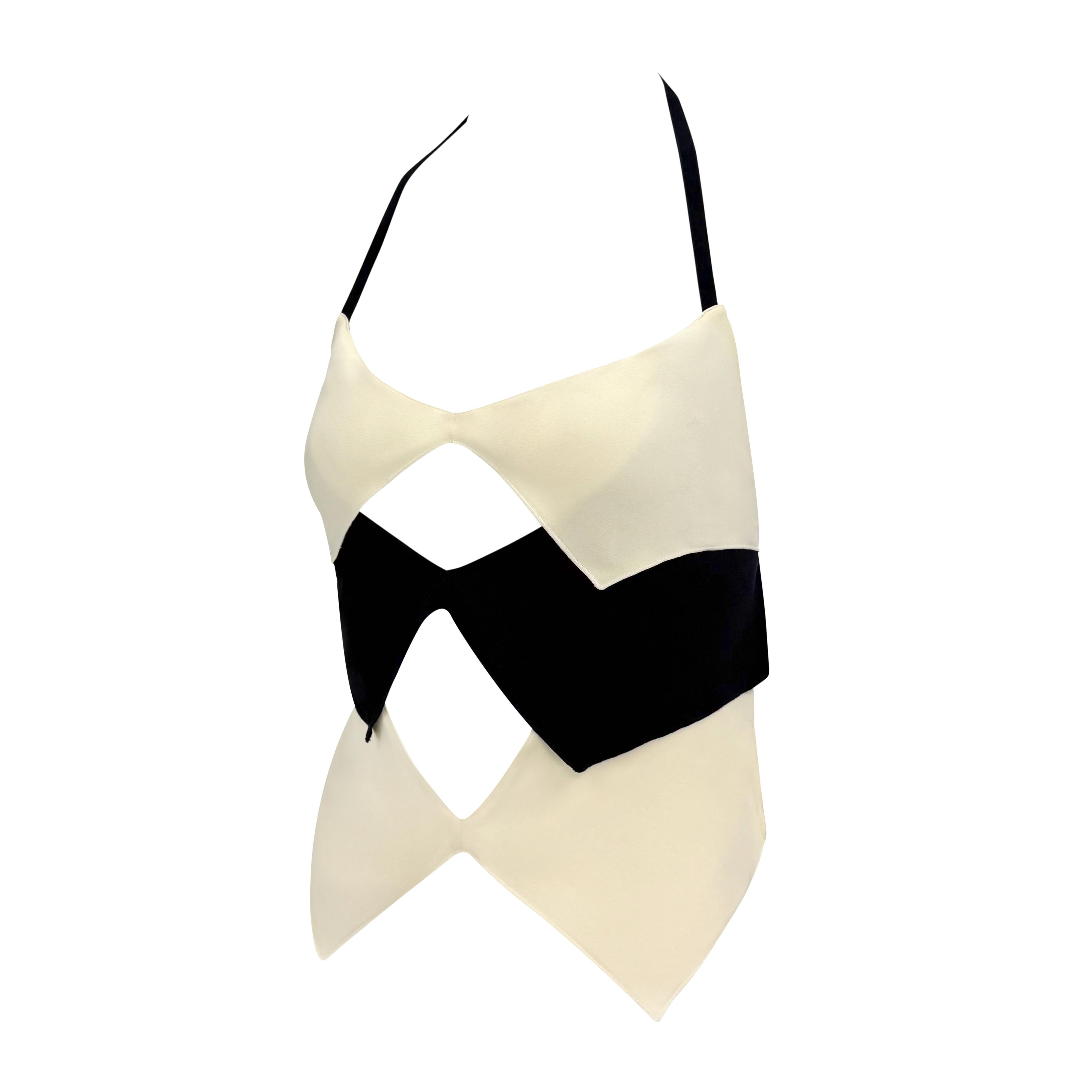 Beige S/S 2004 Giorgio Armani Runway Tiered Off-White Navy Backless Silk Top (Top de soie dos nu) en vente