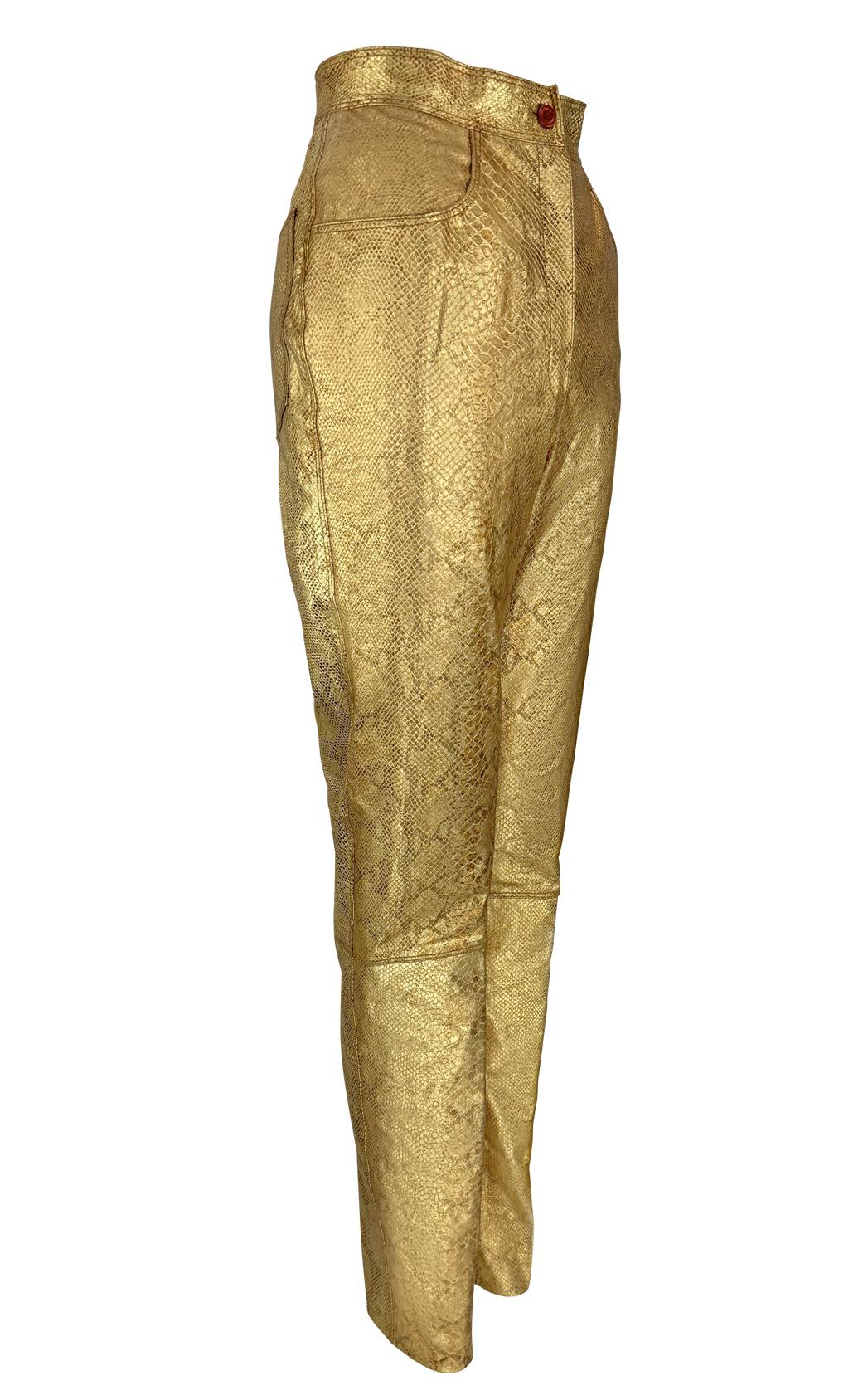 Pantalones de cuero con estampado de serpiente metálico dorado de los años 90 de Emanuel Ungaro en venta 2