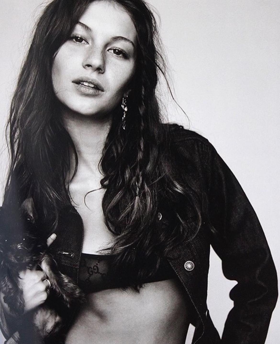 Donna S/S 1998 Gucci by Tom Ford Runway Sheer Black Mesh Velvet GG Crop Top Bralette in vendita