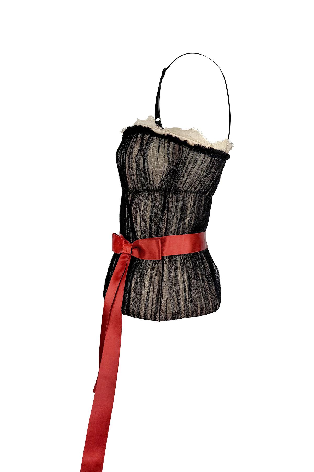 da uomo o donna Dolce & Gabbana - P/E 2006 - Top bustier disossato con corsetto in tulle nero trasparente e fiocco rosso in vendita
