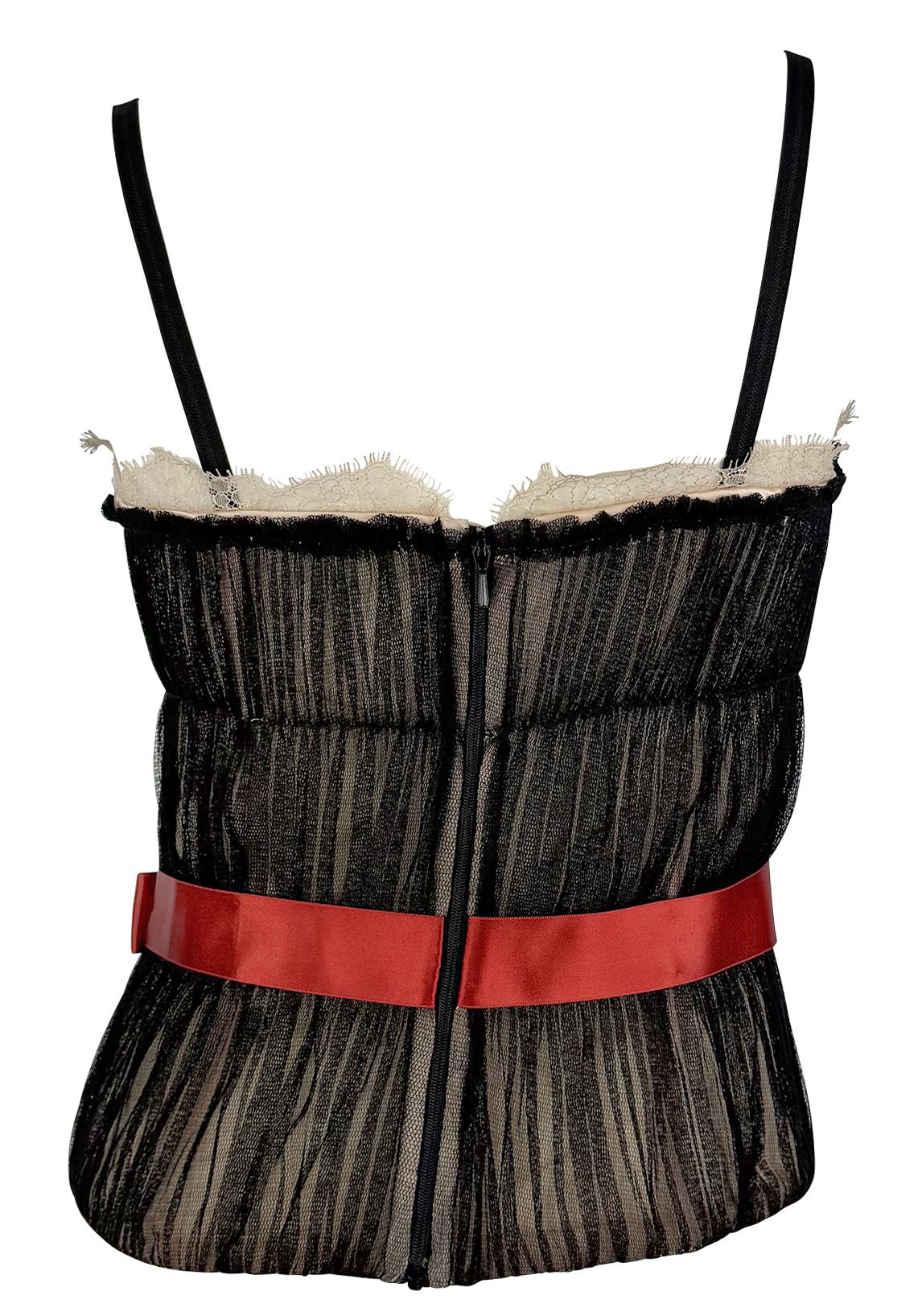 Dolce & Gabbana - P/E 2006 - Top bustier disossato con corsetto in tulle nero trasparente e fiocco rosso in vendita 1