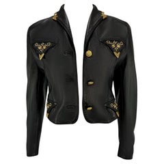 F/W 1992 Gianni Versace Gold Studded Medusa Black Leather Cropped Jacket (blouson court en cuir noir clouté)