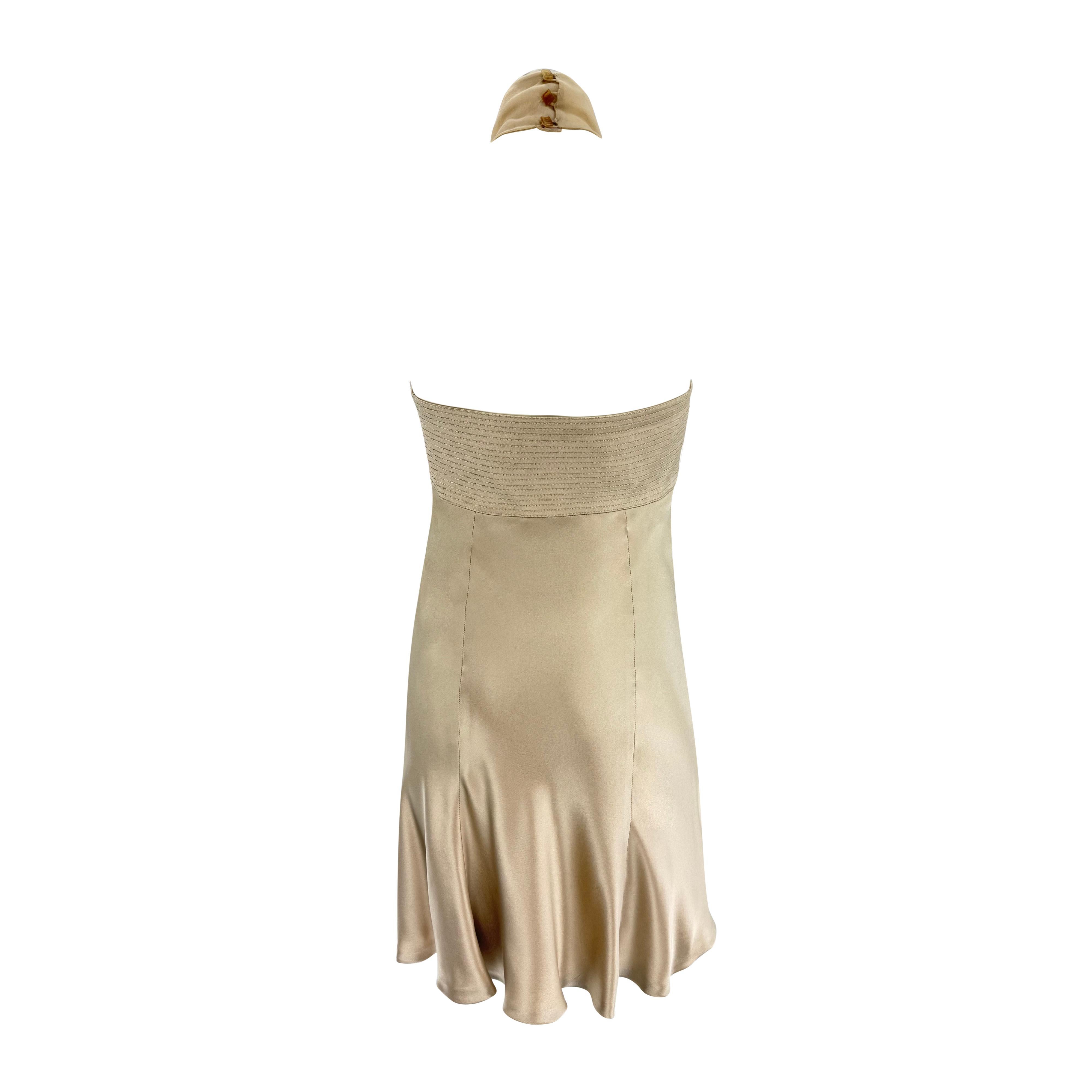 F/W 2001 Gianni Versace by Donatella Runway Champagne Satin Backless Flare Mini en vente 1