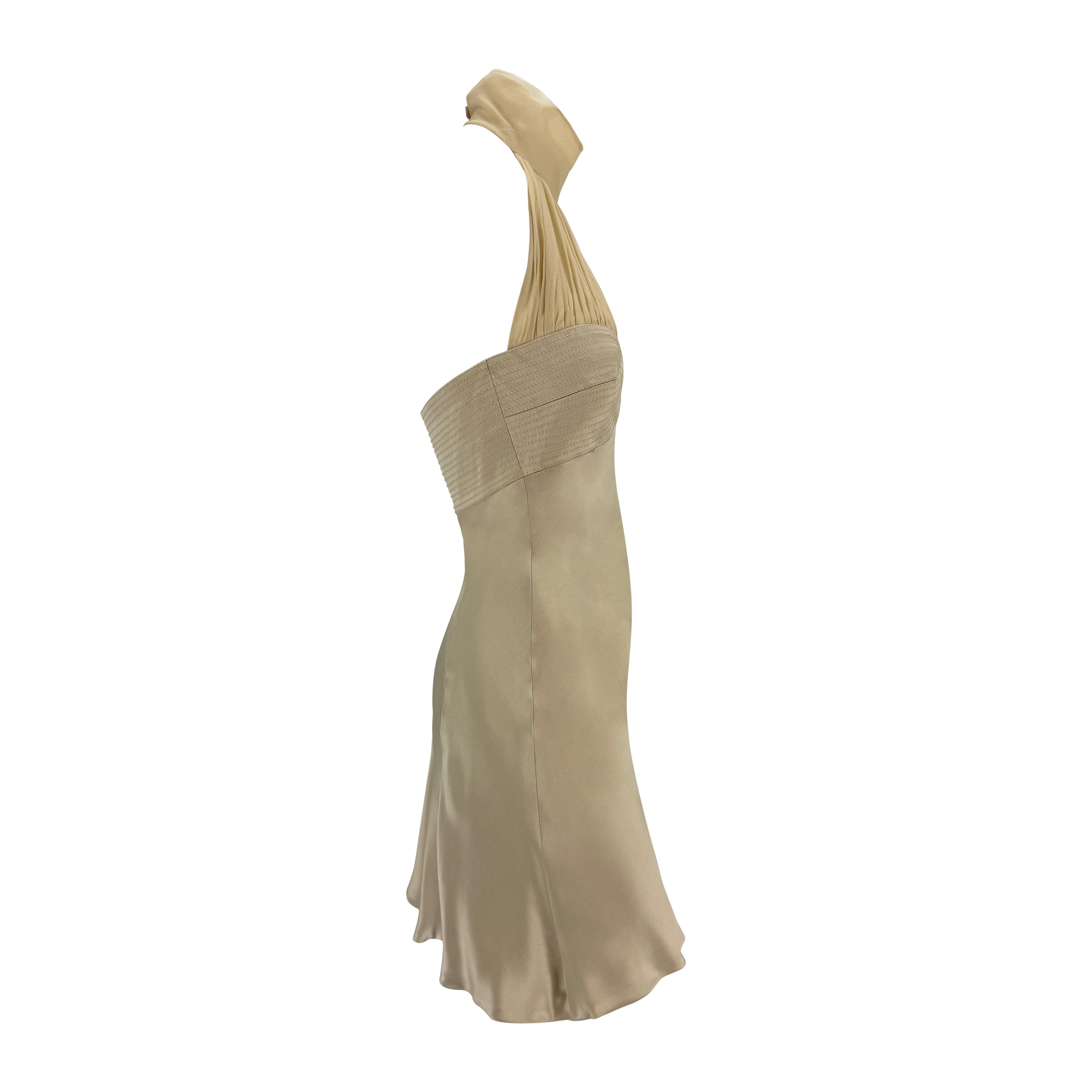 F/W 2001 Gianni Versace by Donatella Runway Champagne Satin Backless Flare Mini en vente 2