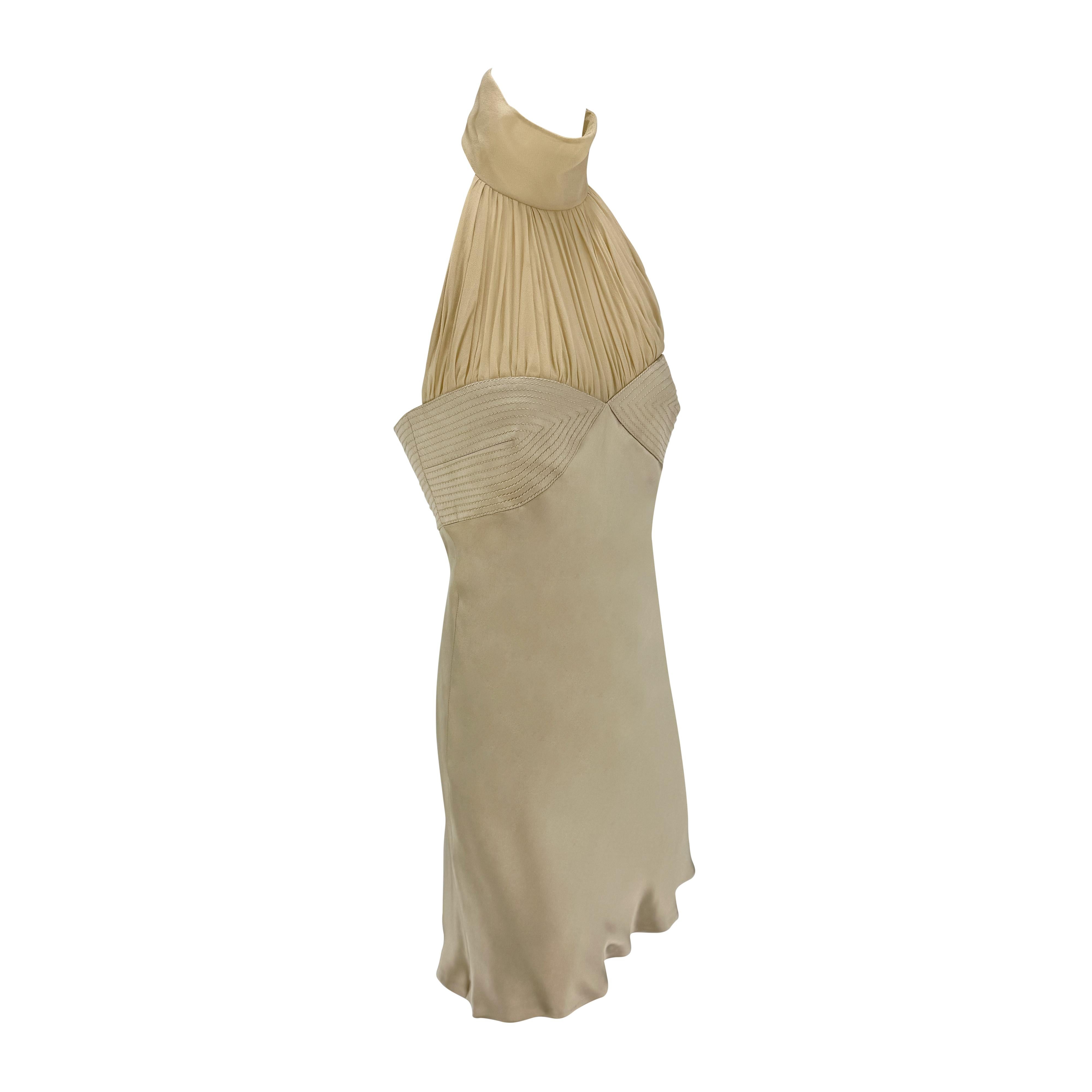 F/W 2001 Gianni Versace by Donatella Runway Champagne Satin Backless Flare Mini en vente 3