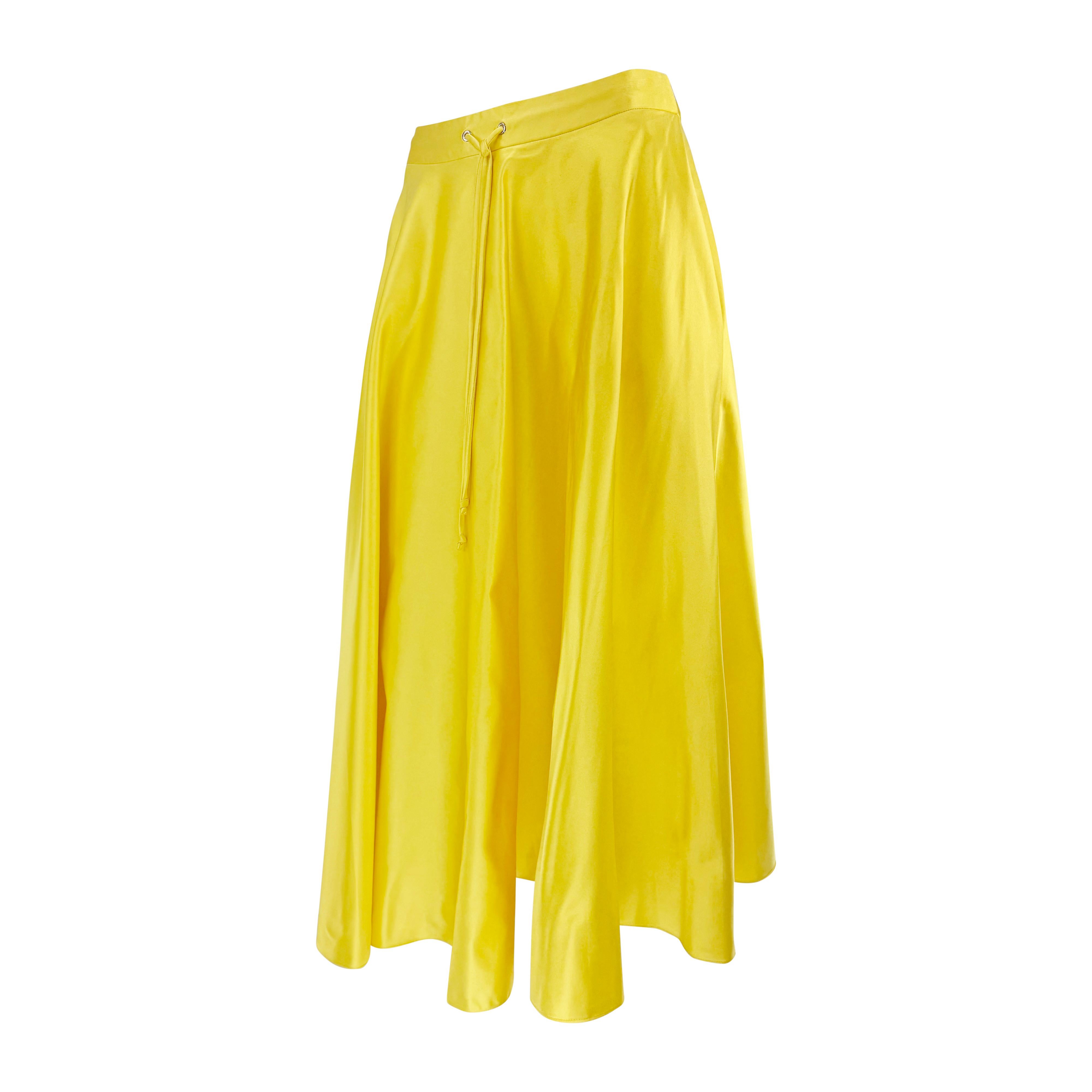 Maxi gonna con coulisse in raso di seta giallo della passerella Ralph Lauren A/I 1999 In condizioni ottime in vendita a West Hollywood, CA