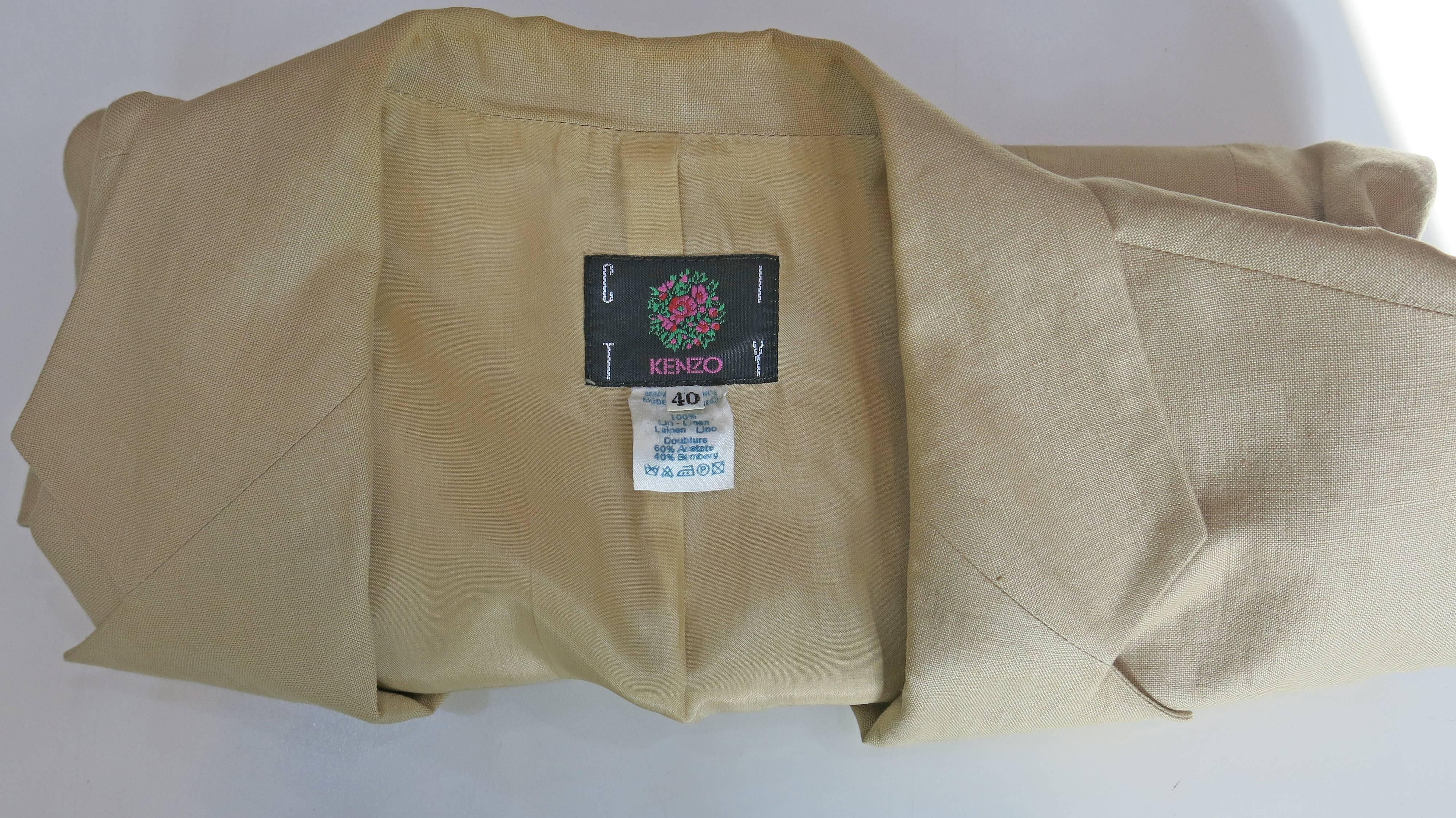 Kenzo Camel Linen Blazer Size 10, 1990s   In Fair Condition For Sale In Brooklyn, NY
