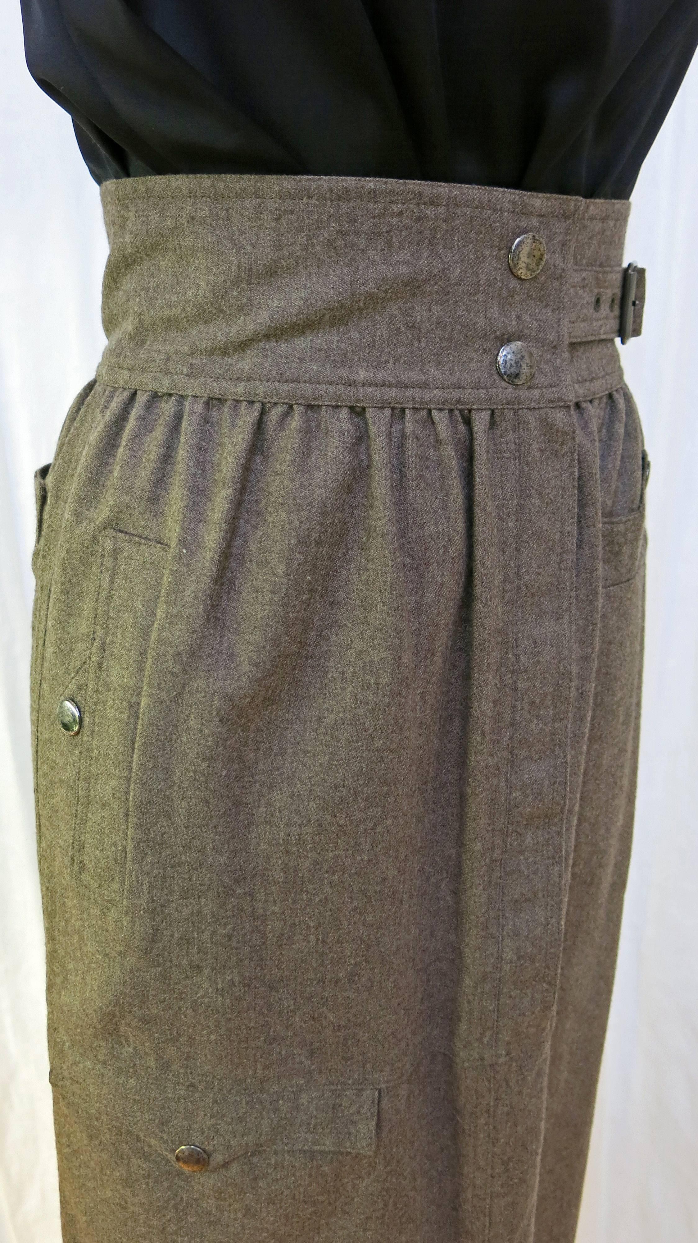 Women's or Men's Crisca 1980s Wool Sack-Waisted Skirt For Sale