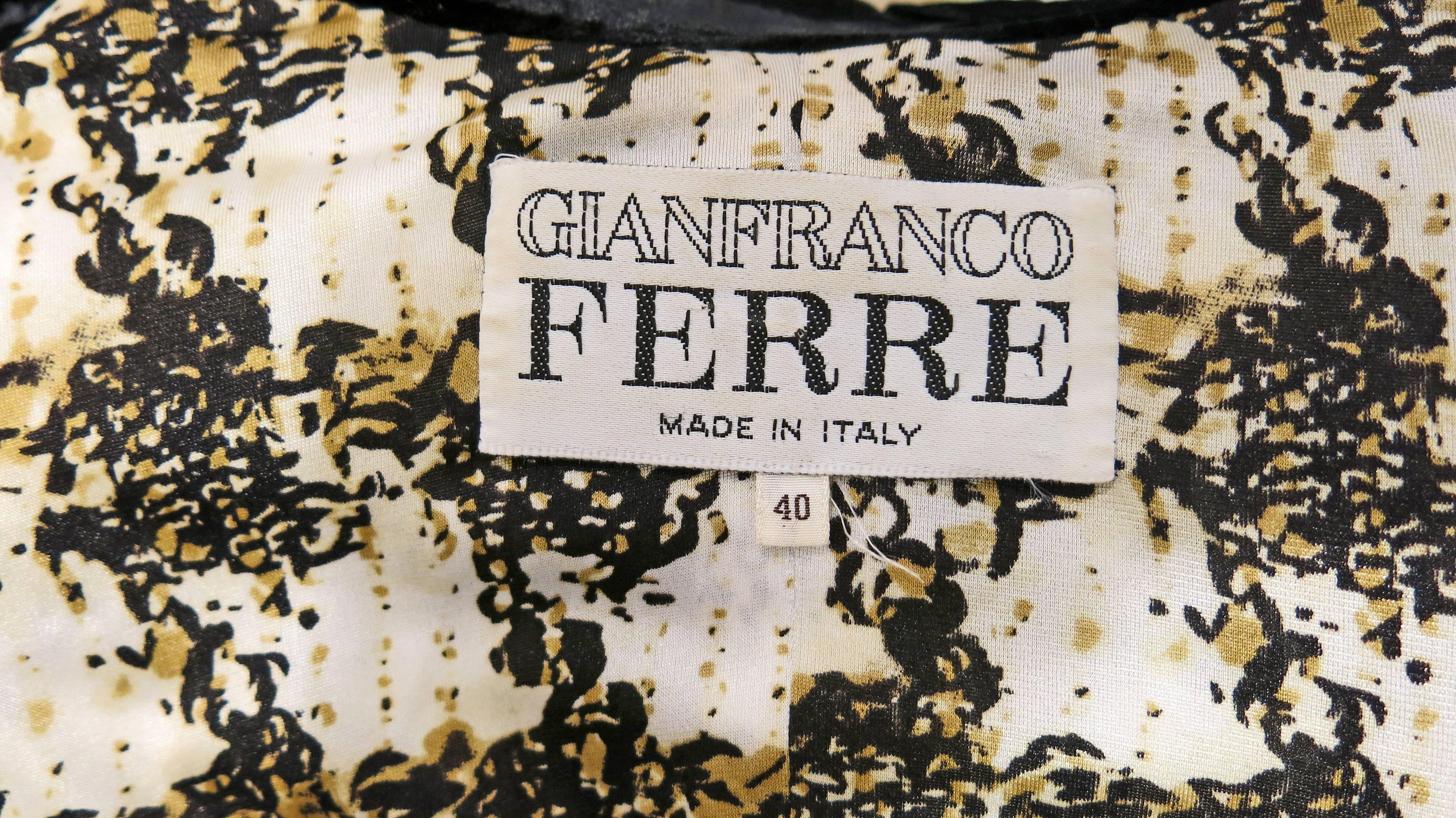 Gianfranco Ferre Cropped Boucle 