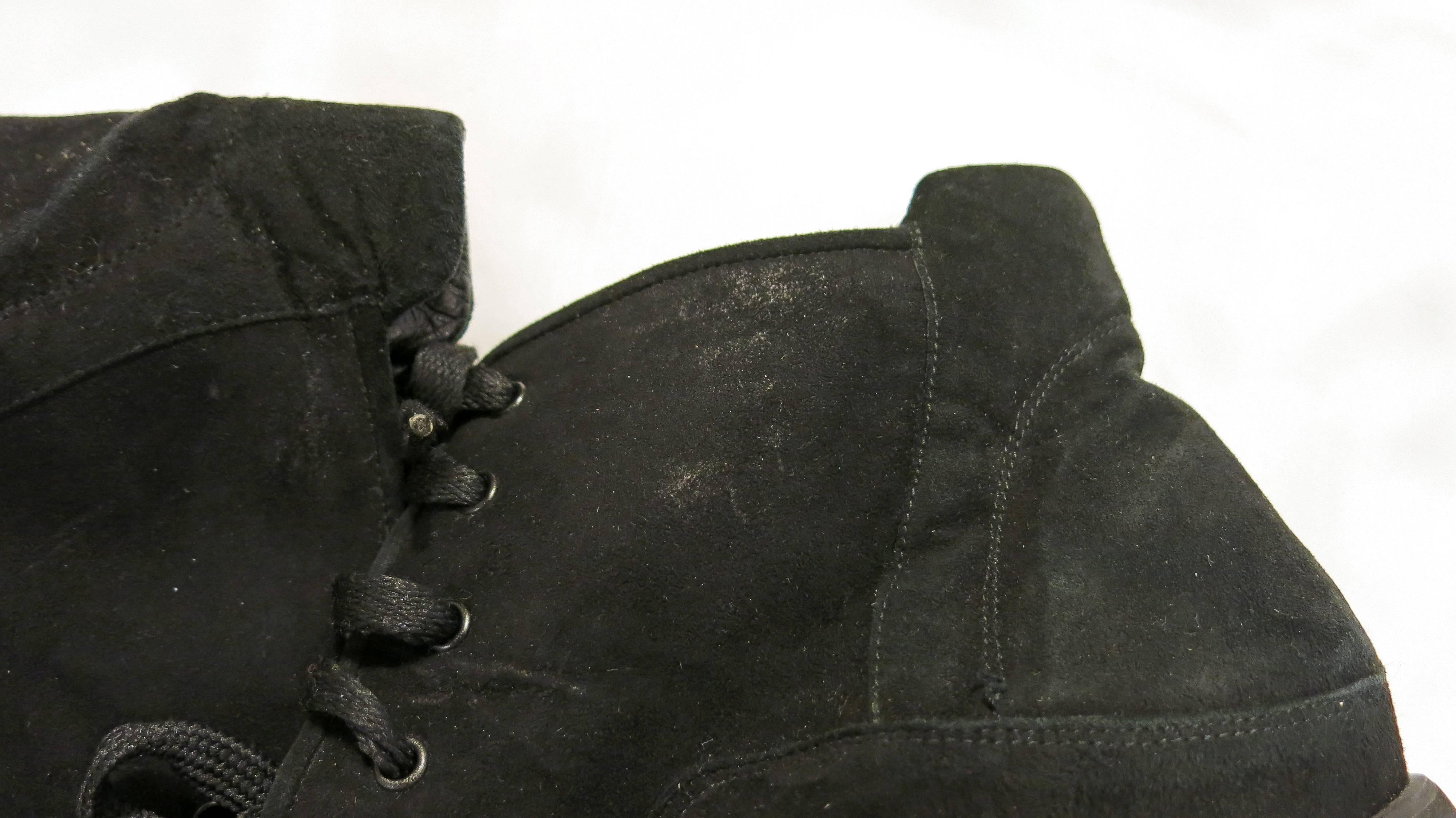 Women's or Men's DKNY 1990s Black Suede Lace Up Heeled Boots Size 8 For Sale