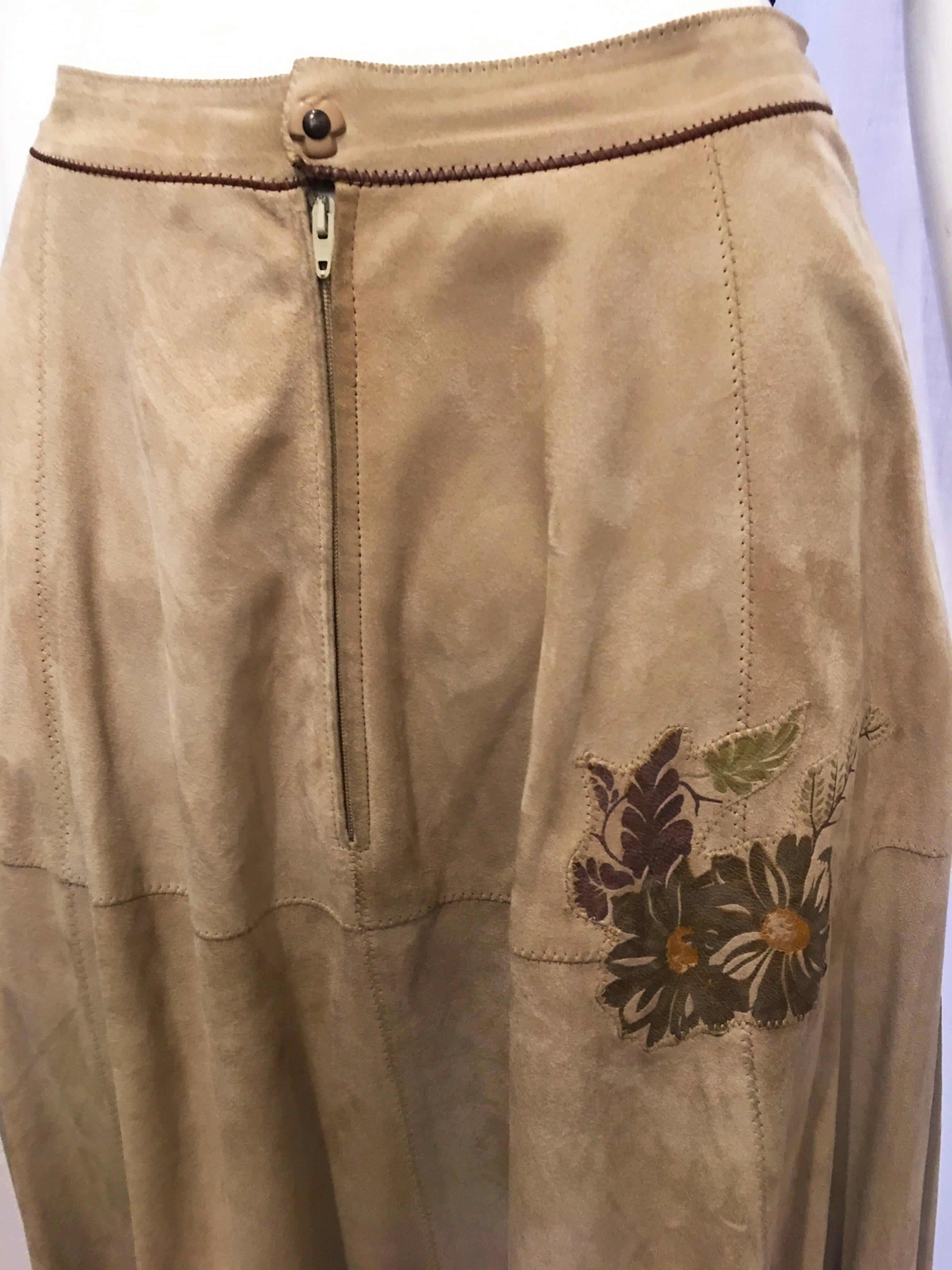 Roberto Cavalli Floral Suede Skirt, 1970s  In Excellent Condition For Sale In Brooklyn, NY