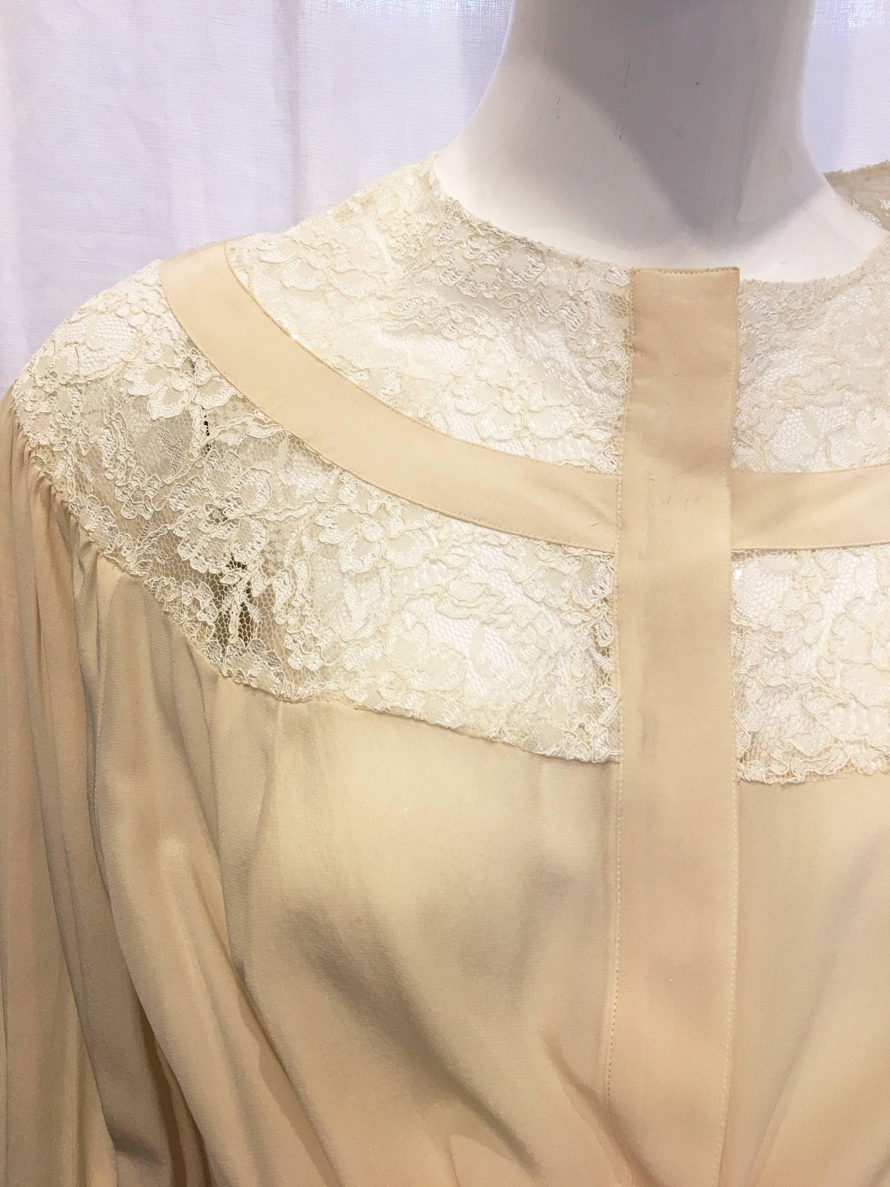 1990s Oleg Cassini Cream Silk Blouse with Lace In Excellent Condition For Sale In Brooklyn, NY