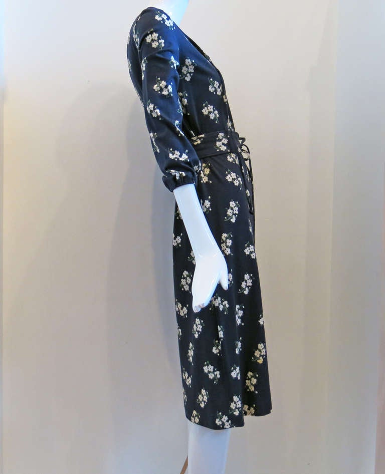 Women's 1970s Diane von Furstenberg Cotton Mini Floral Print Jersey Dress