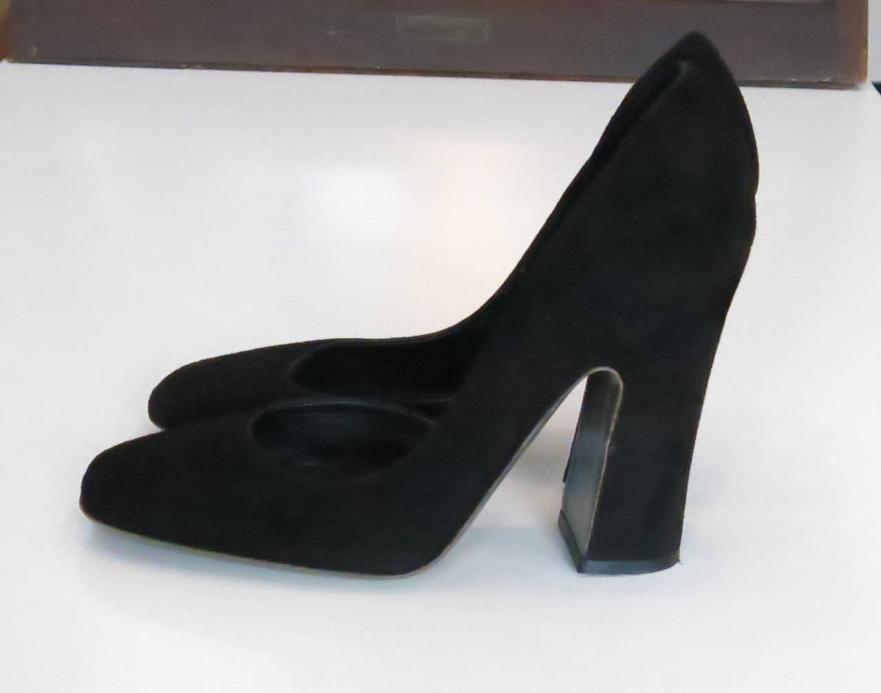 HALSTON 1970s Black Suede Heels In Good Condition In Brooklyn, NY