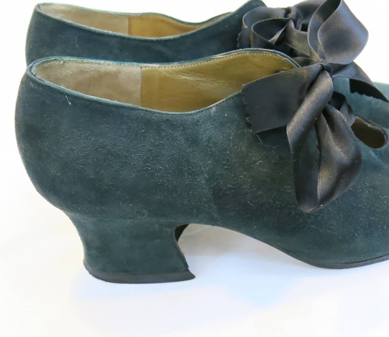 Women's Yves Saint Laurent Forest Green Suede Heels with Ribbon Lacing