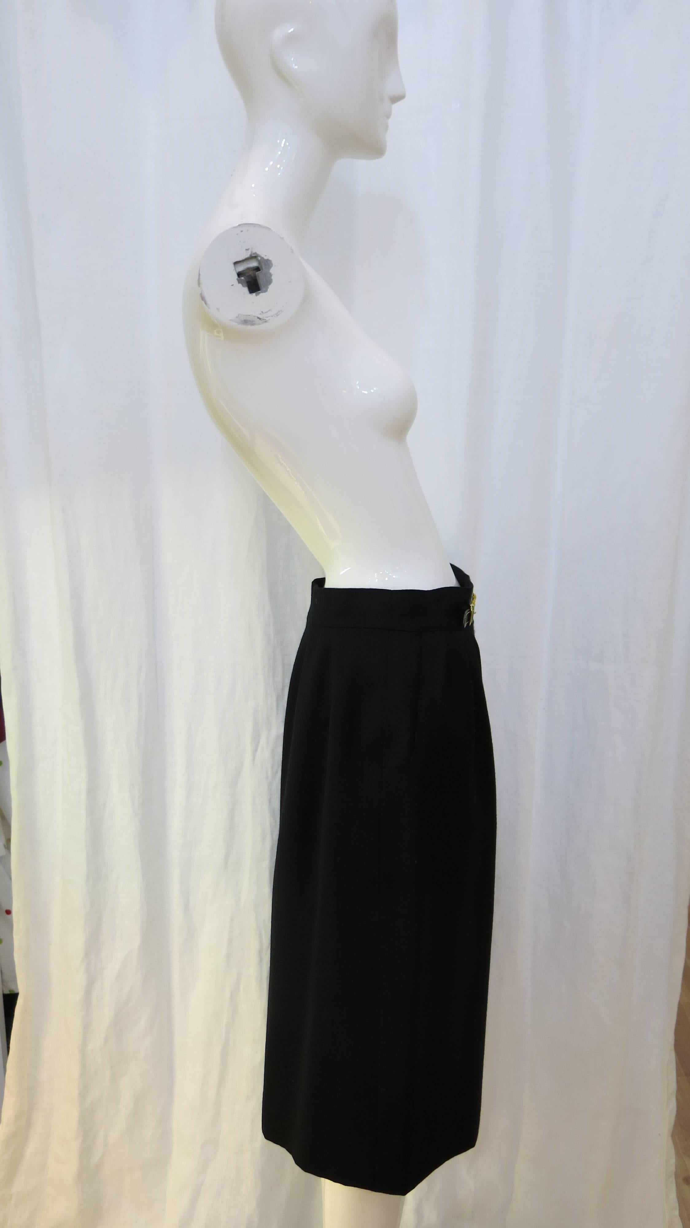 Hermès Black Knee Length Belt Detail Pencil Skirt Size 4, Late 1970s For Sale 1