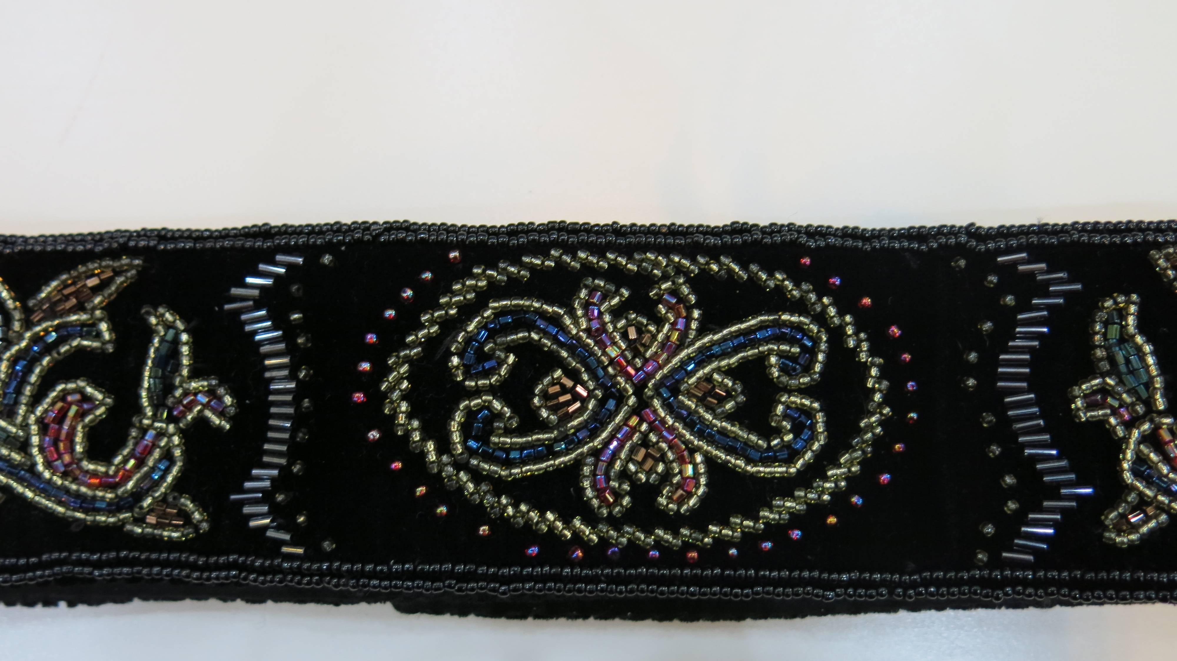 1980s La Regale Velour Sequin Embellished Belt In Excellent Condition For Sale In Brooklyn, NY