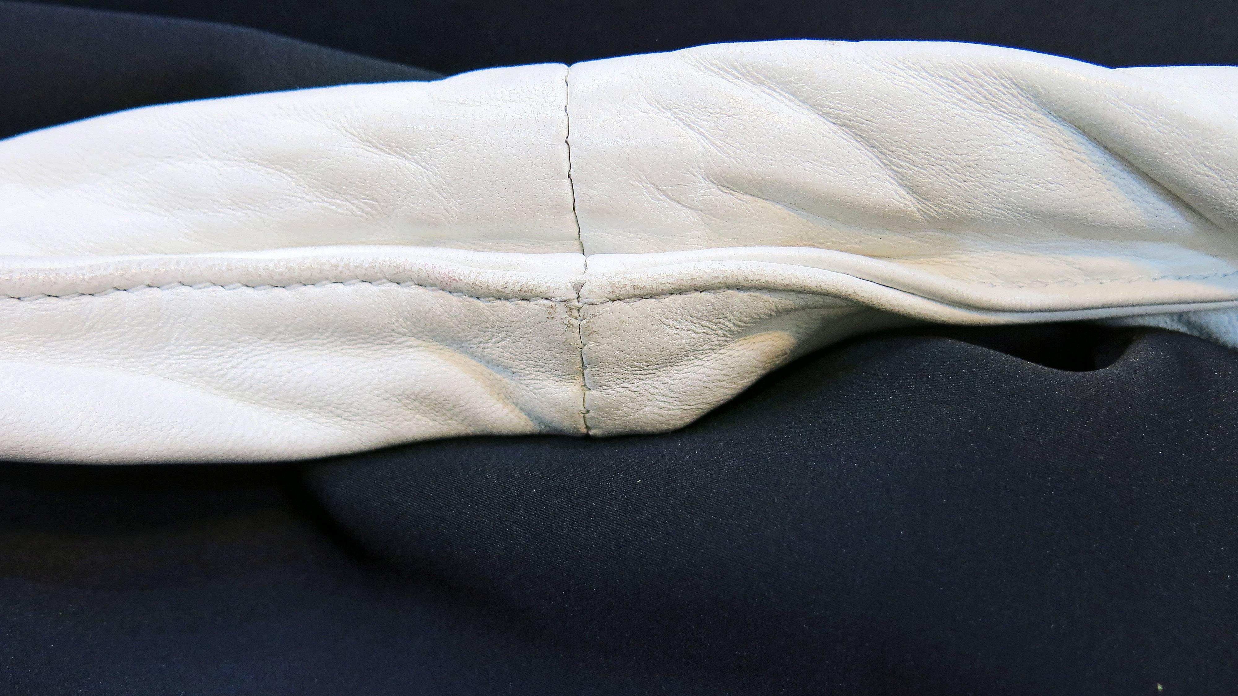 Women's or Men's Early 2000's Bottega Veneta White Woven Leather Shoulder Bag