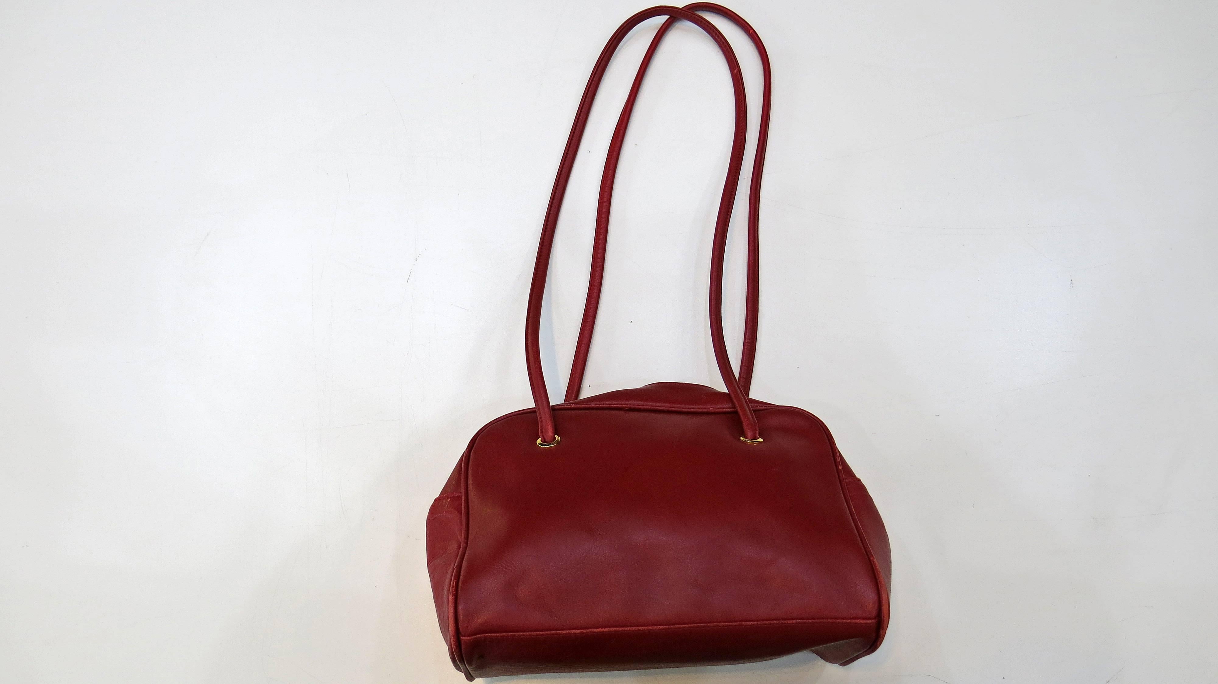 Albert Nipon Red Bow Purse, 1980s  In Excellent Condition For Sale In Brooklyn, NY