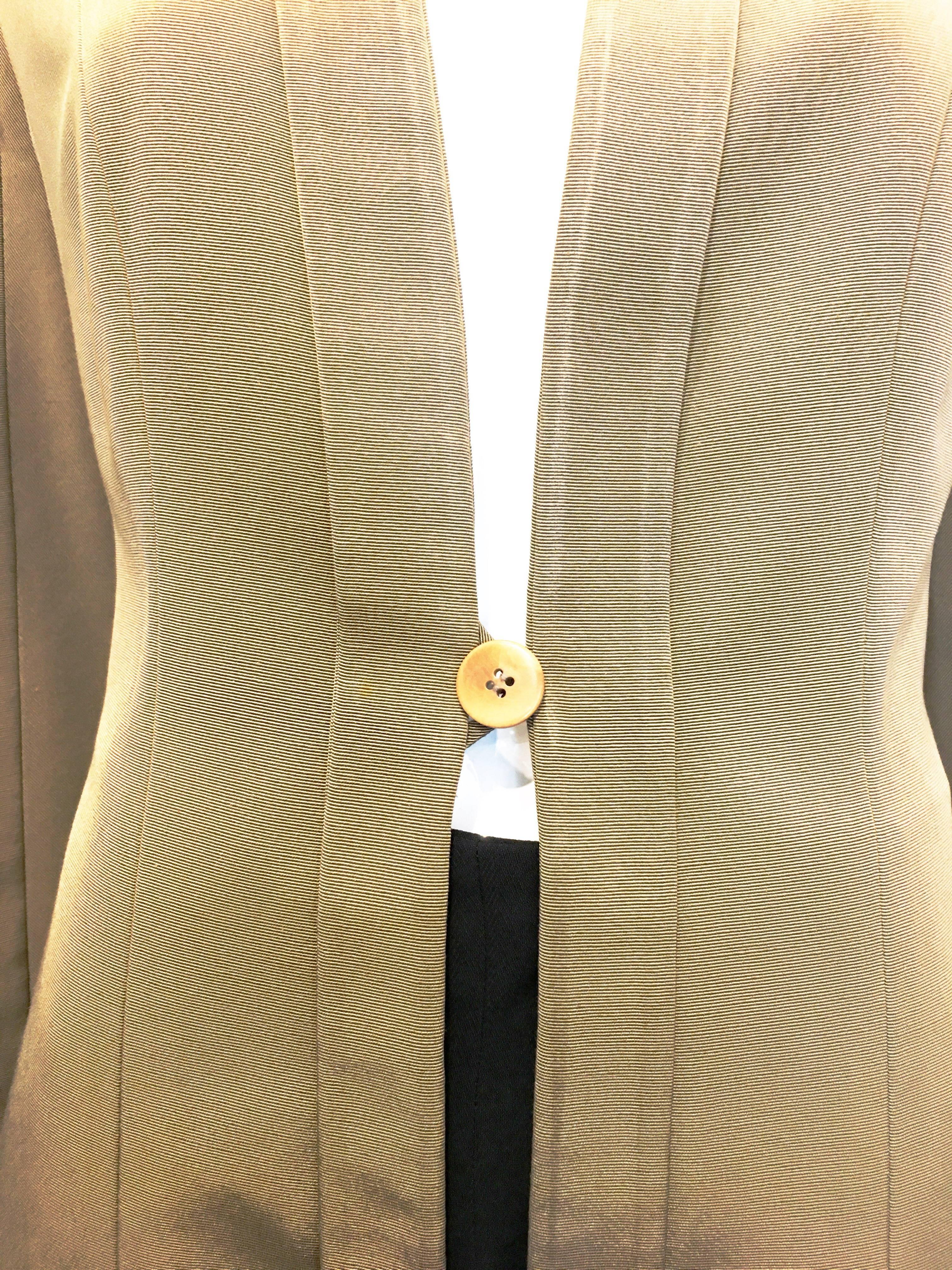 Women's or Men's Giorgio Armani Beige Single Button Blazer For Sale