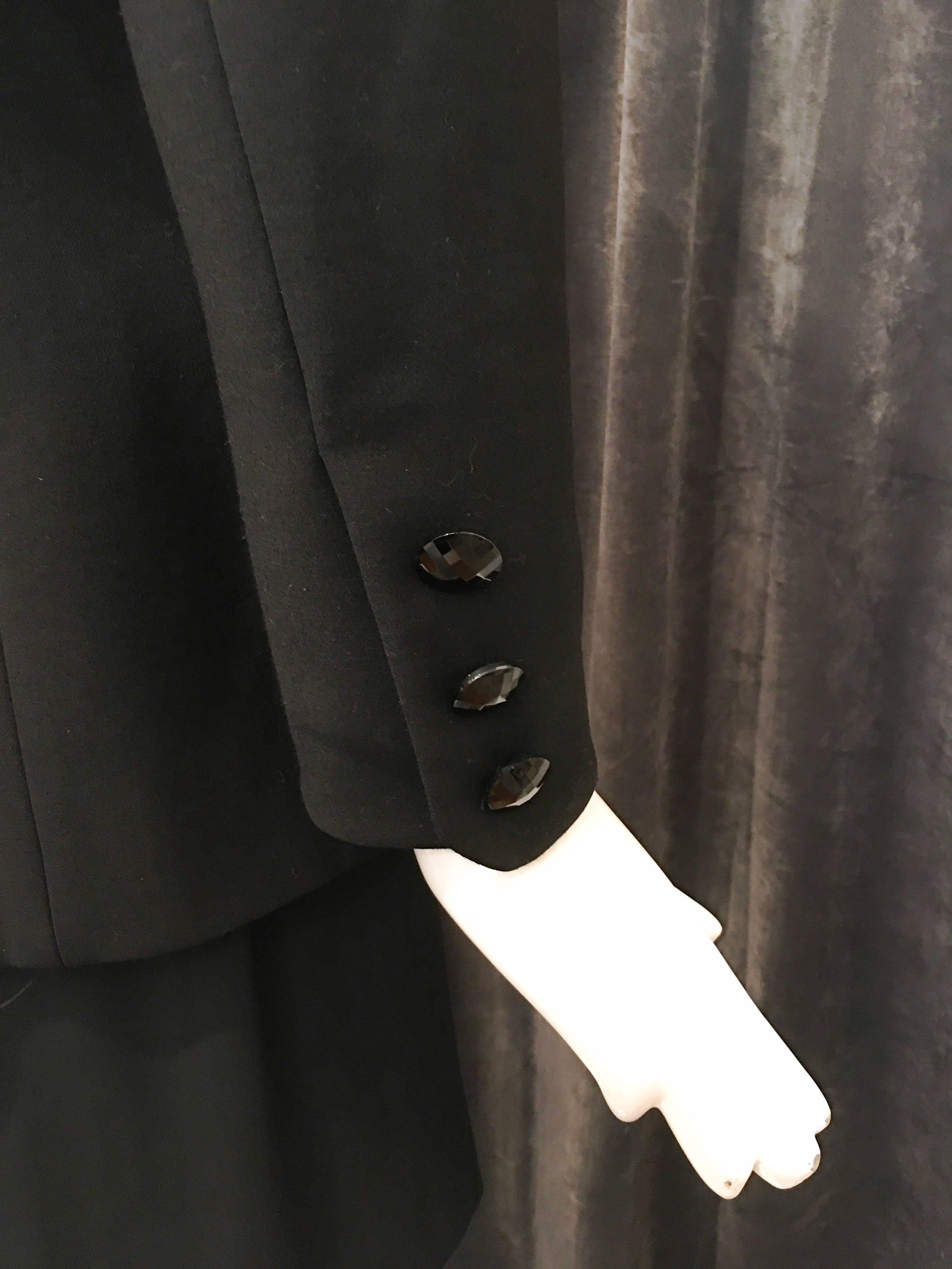 Oscar de la Renta Black Collarless Button Down Blazer For Sale 5