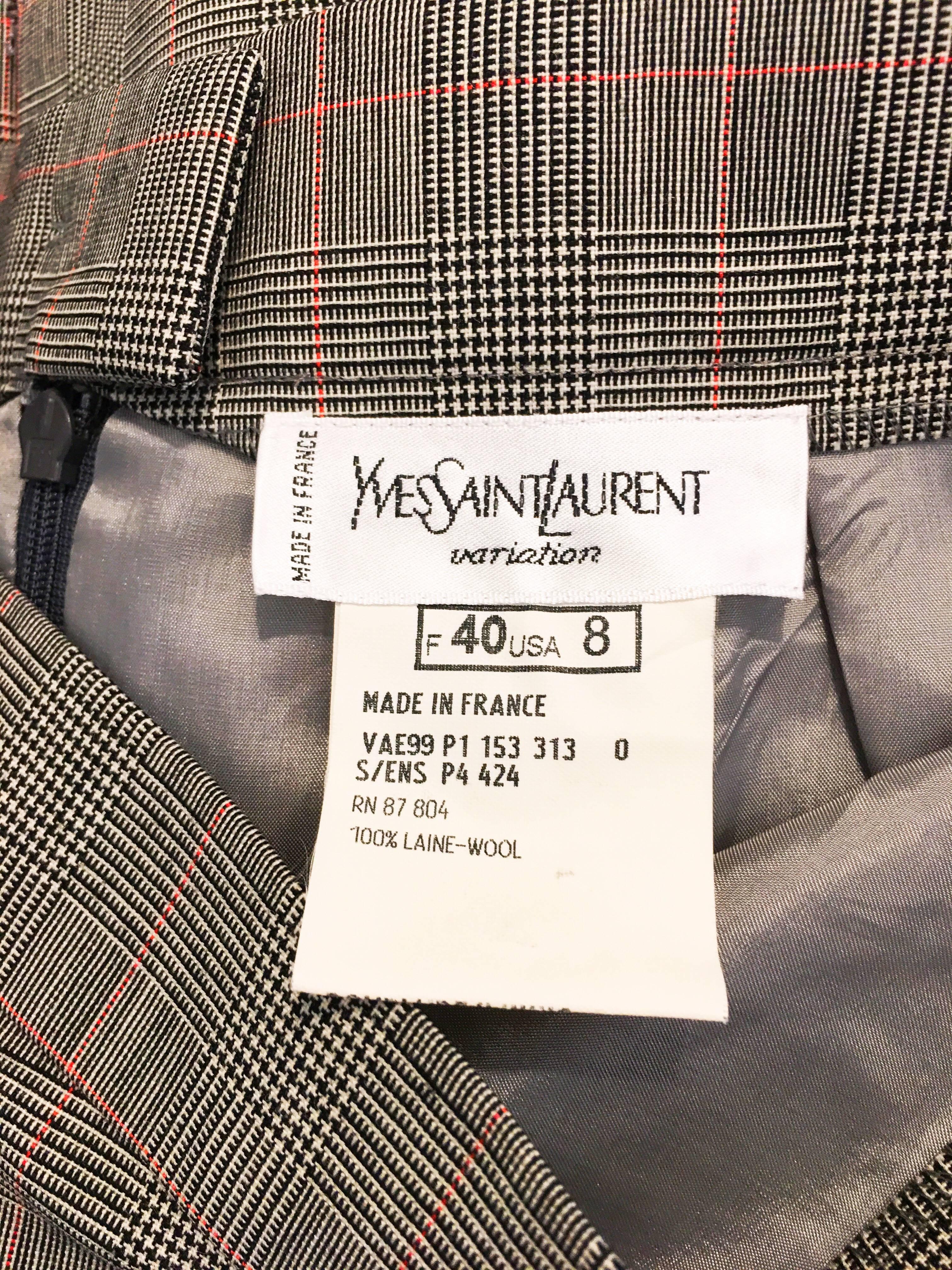 Yves St. Laurent Plaid Mini Houndstooth Mini Skirt In Excellent Condition For Sale In Brooklyn, NY