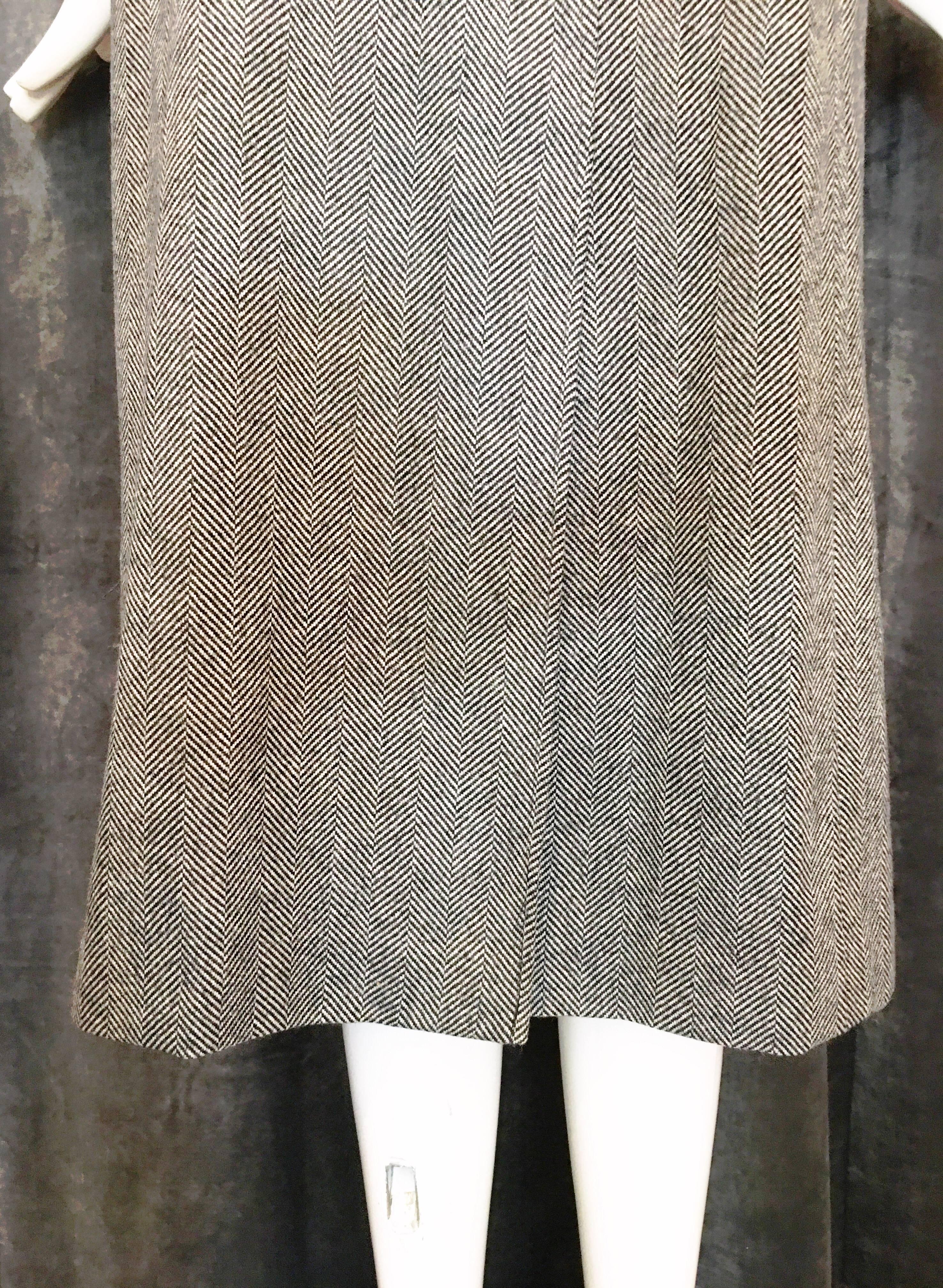 Guy Laroche Black/White Wool Skirt For Sale 2