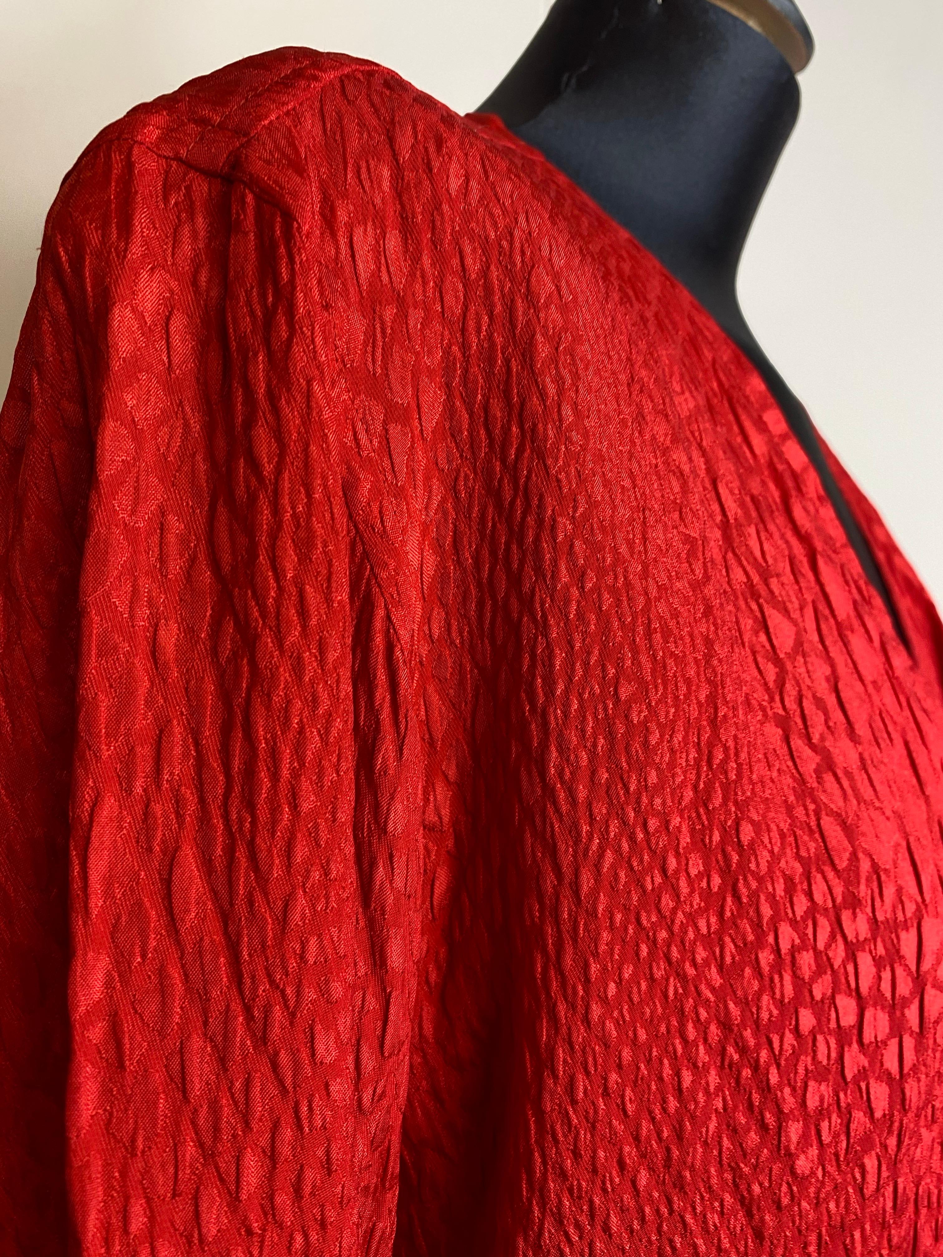 Chemise rouge Yves Saint Laurent. en vente 1