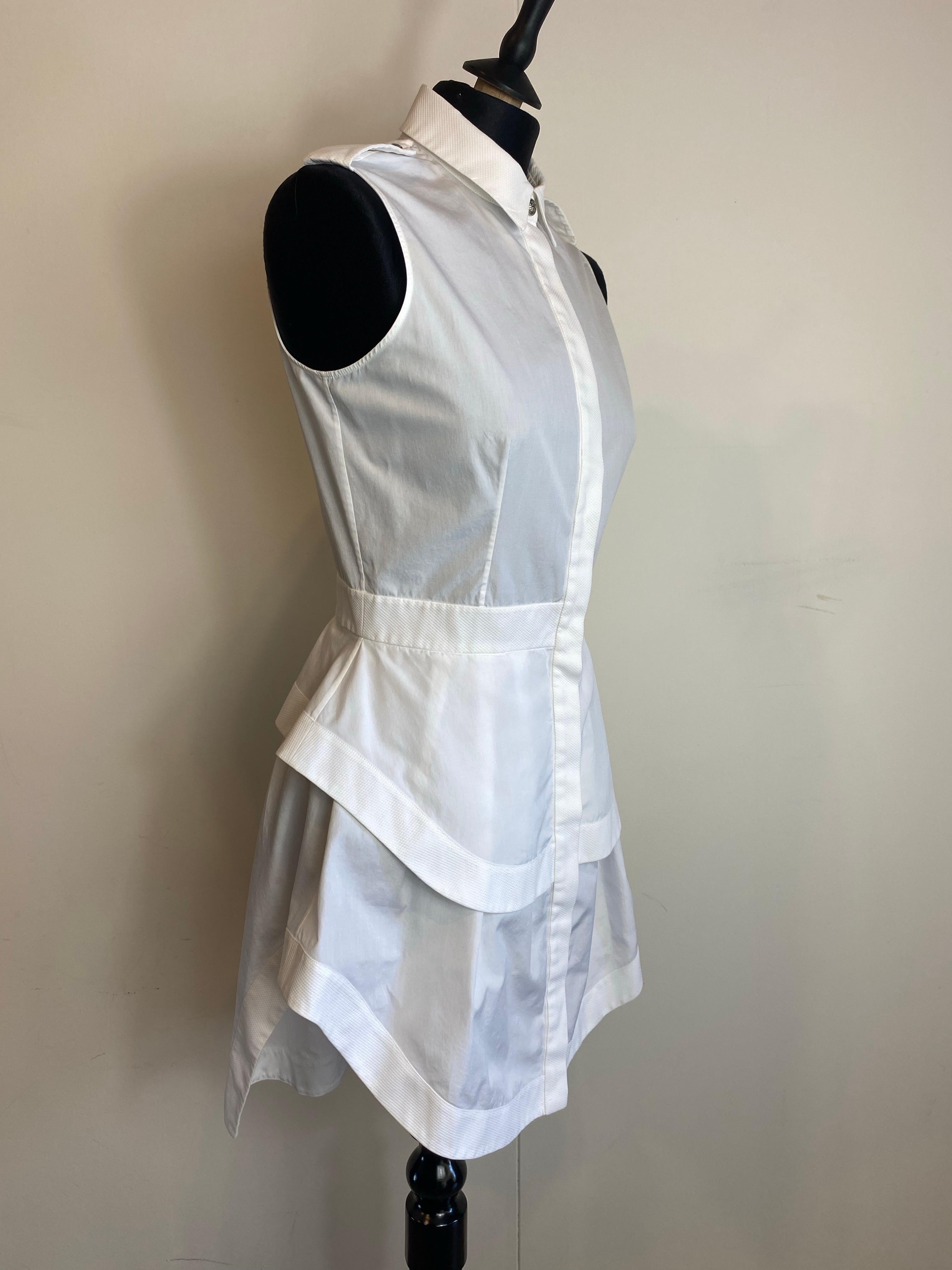 Robe midi blanche Alexander McQueen. en vente 1
