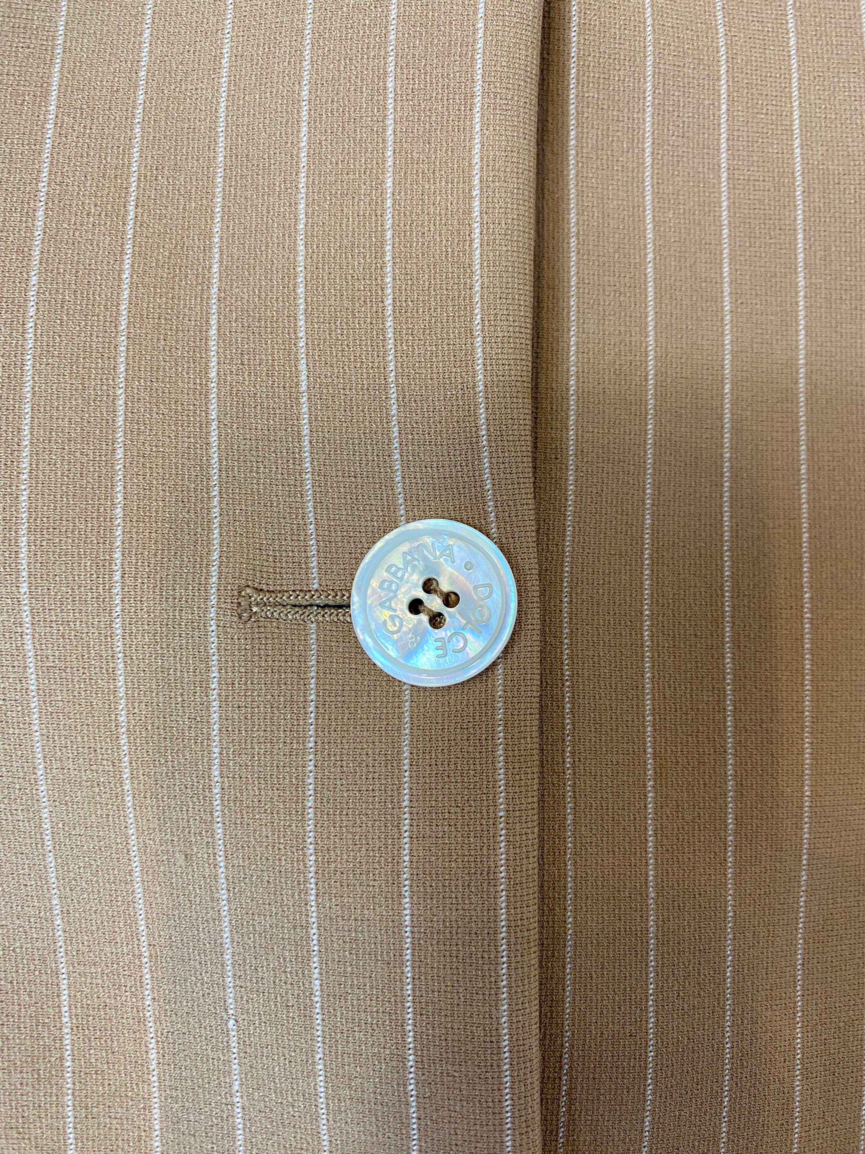 Beige Blazer rayé beige Dolce & Gabbana. en vente
