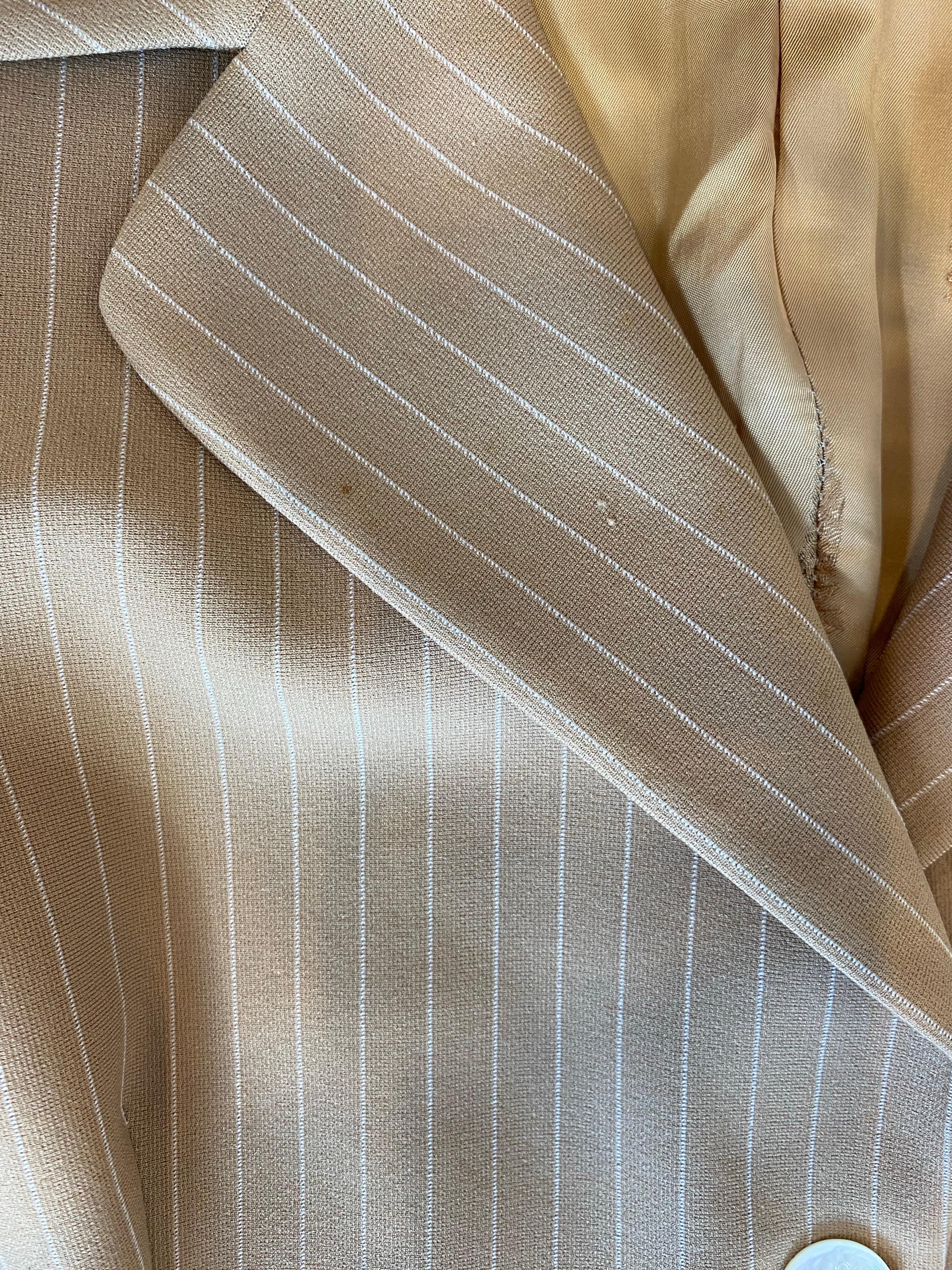 Blazer rayé beige Dolce & Gabbana. Unisexe en vente