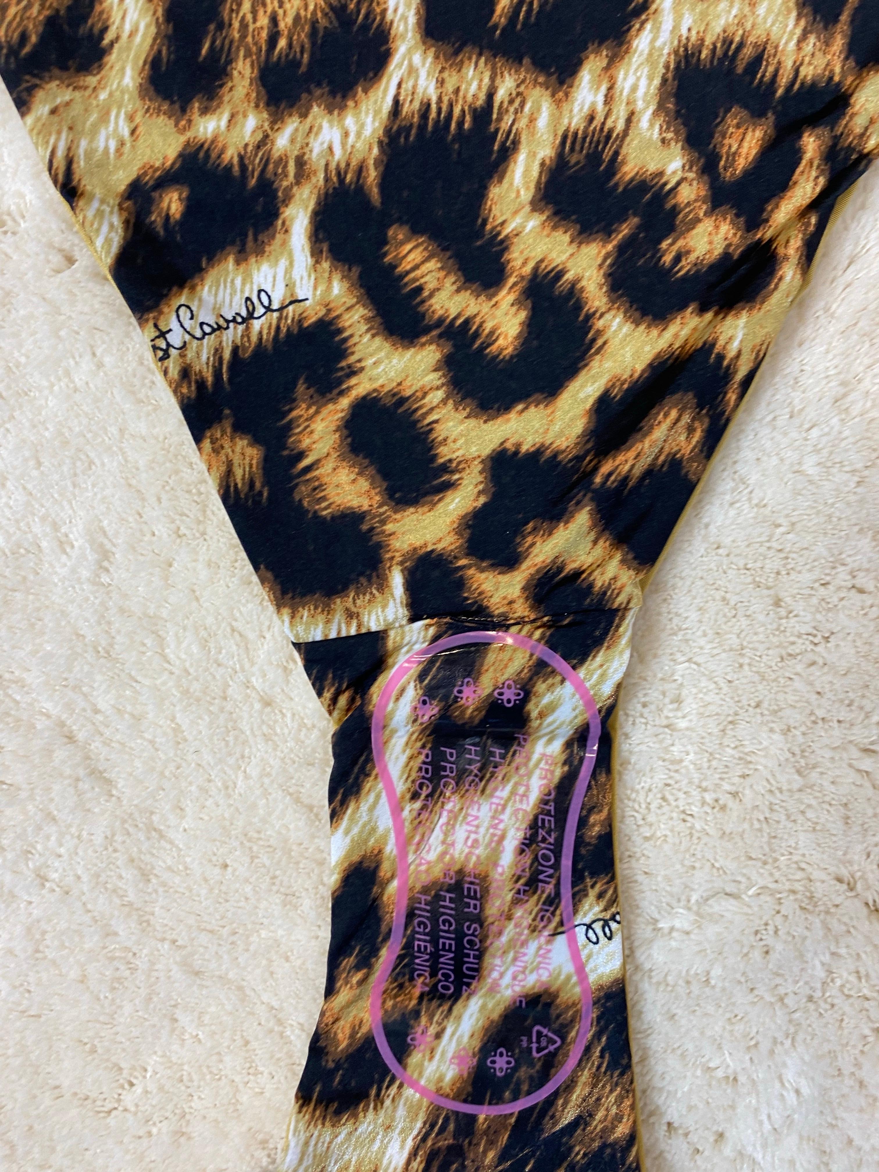 Traje top e bottom ropa de playa JustCavalli. Marrón en venta