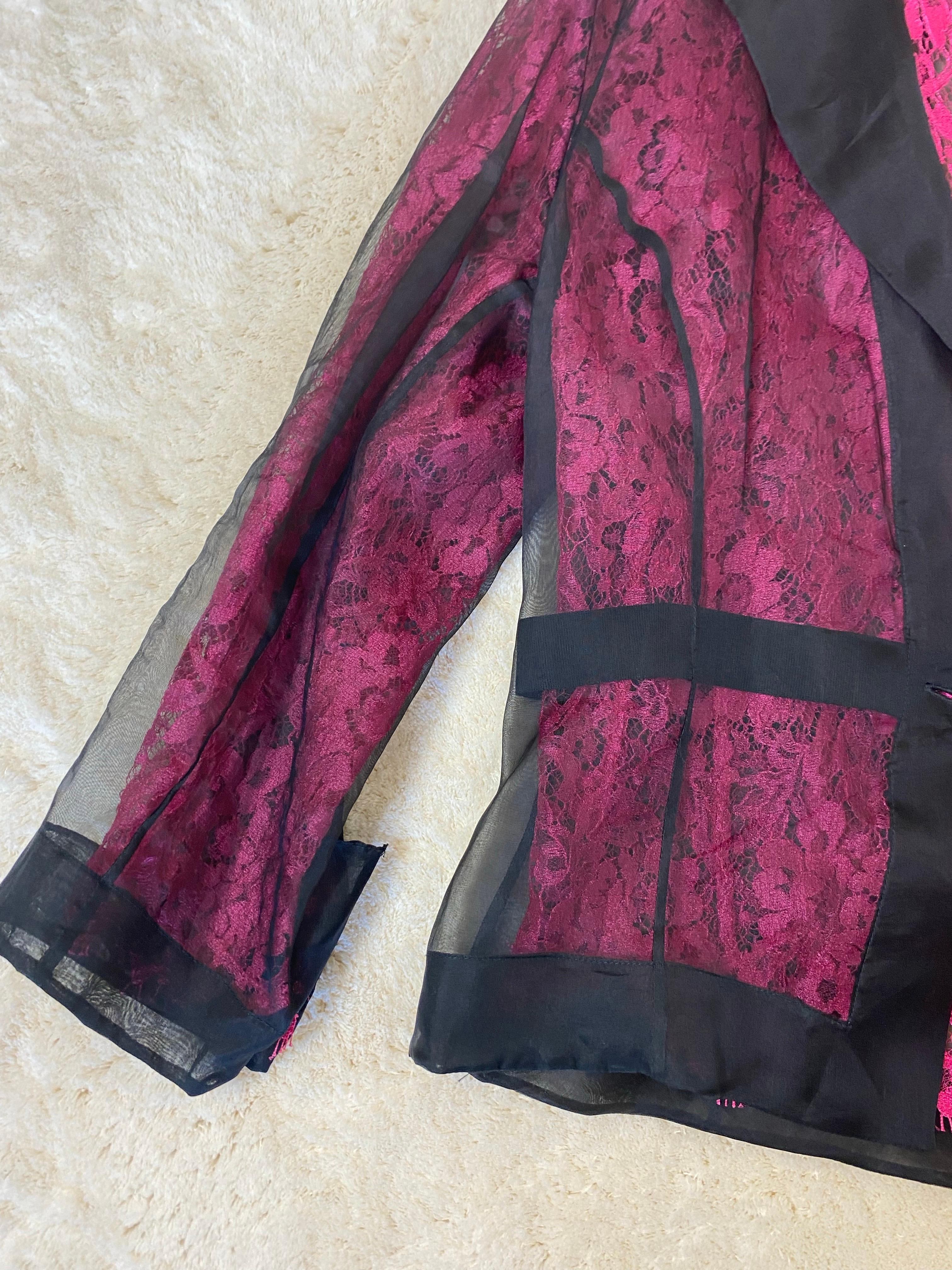 Blazer in pizzo rosa e nero Dolce & Gabbana. in vendita 1