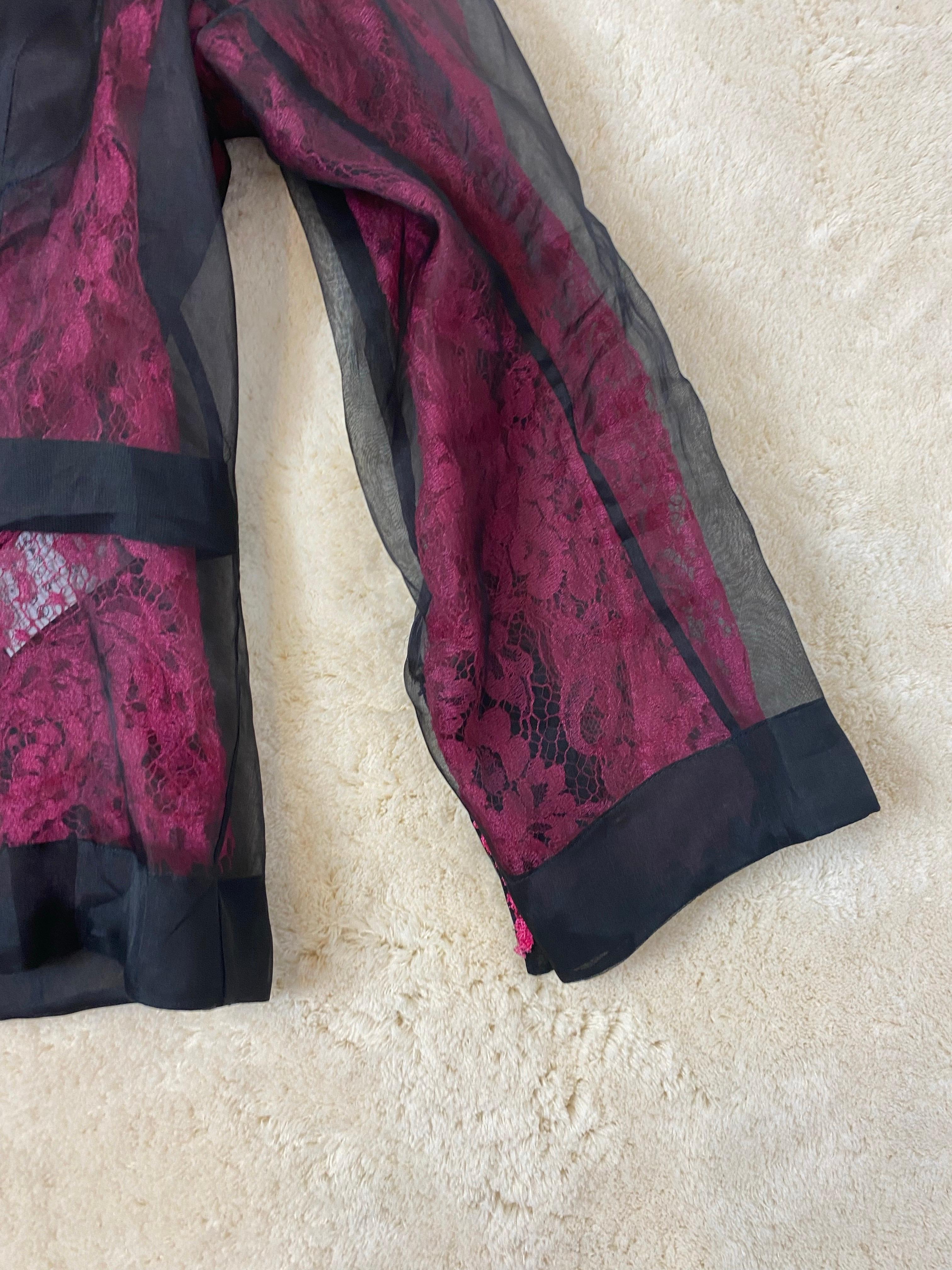Blazer in pizzo rosa e nero Dolce & Gabbana. in vendita 3