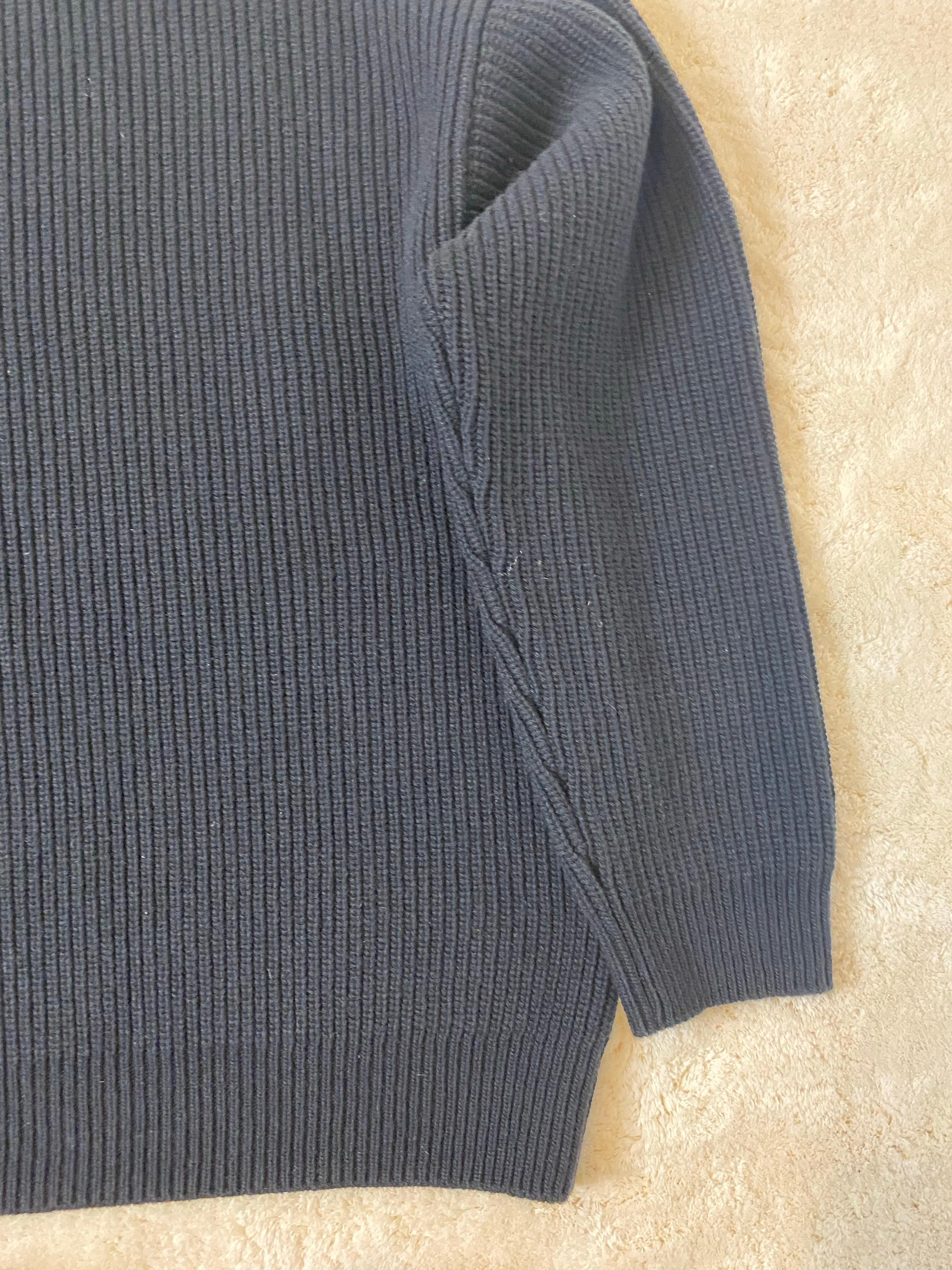 Schwarzer Pullover von Céline mit Schmucklogo. für Damen oder Herren im Angebot