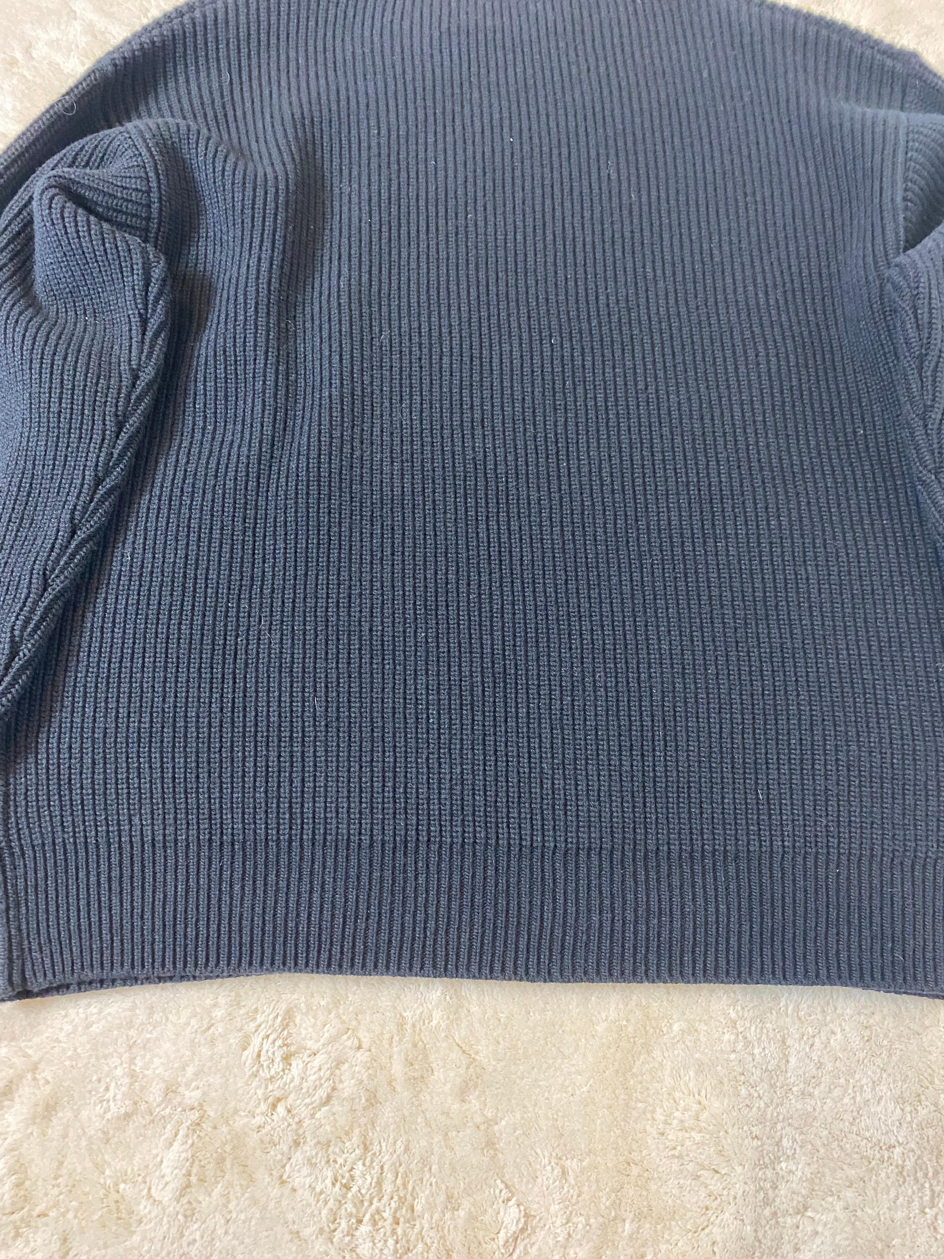 Schwarzer Pullover von Céline mit Schmucklogo. im Angebot 2