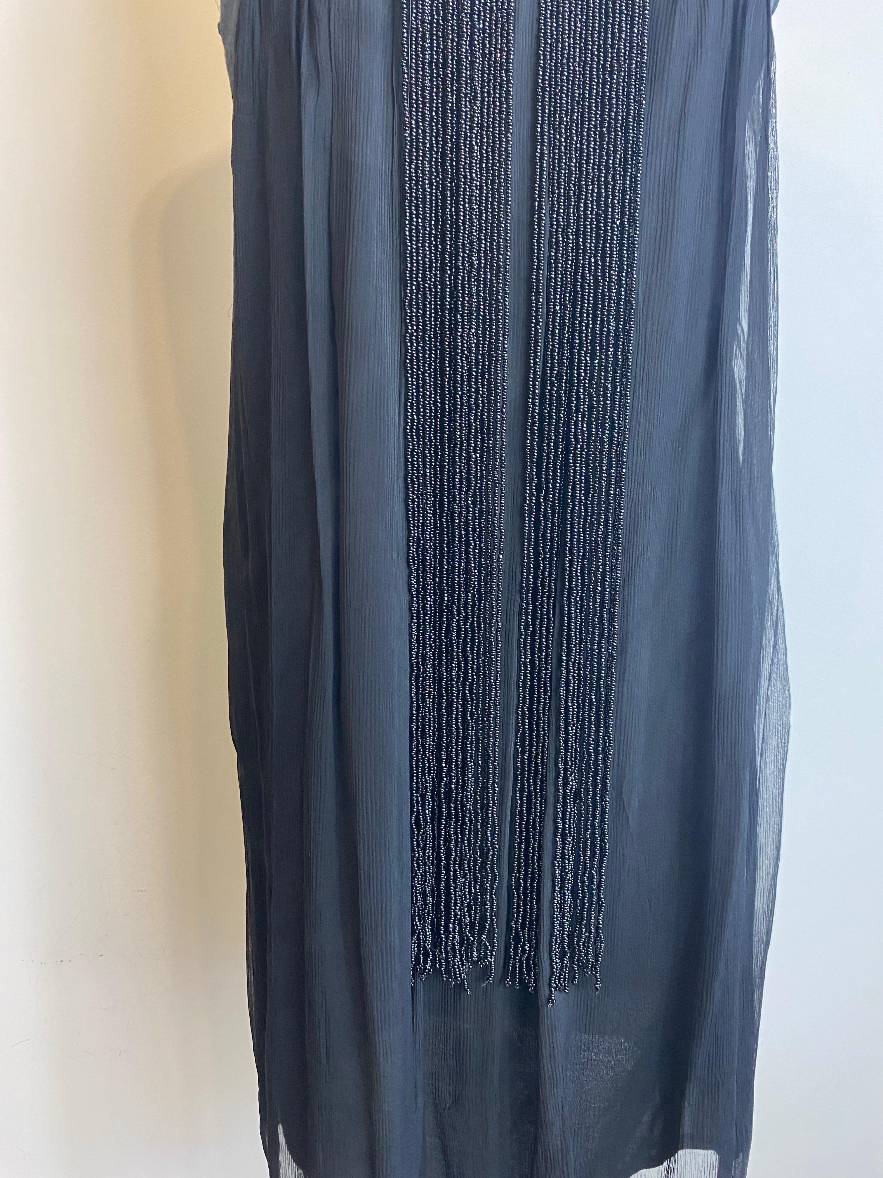 Schwarzes perlenbesetztes Midikleid von Kookai. für Damen oder Herren im Angebot