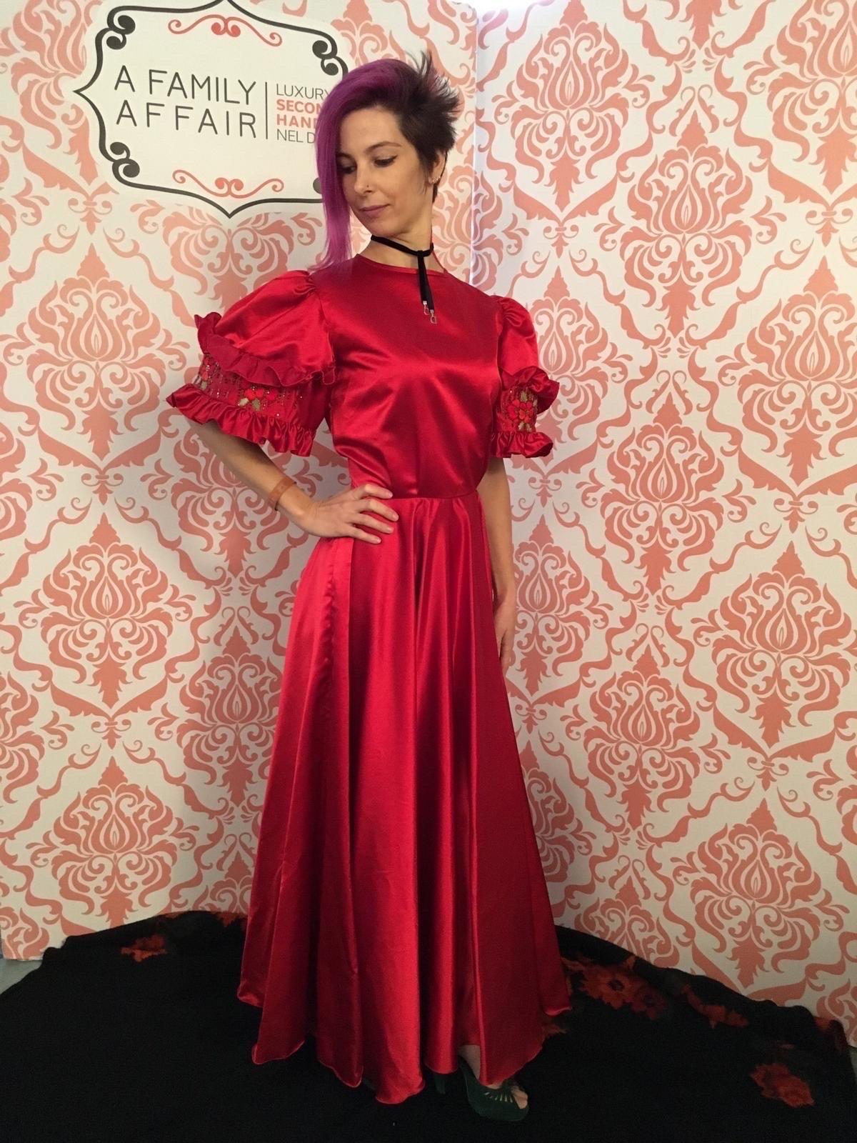 Robe vintage en soie rouge Yves Saint Laurent en vente 3