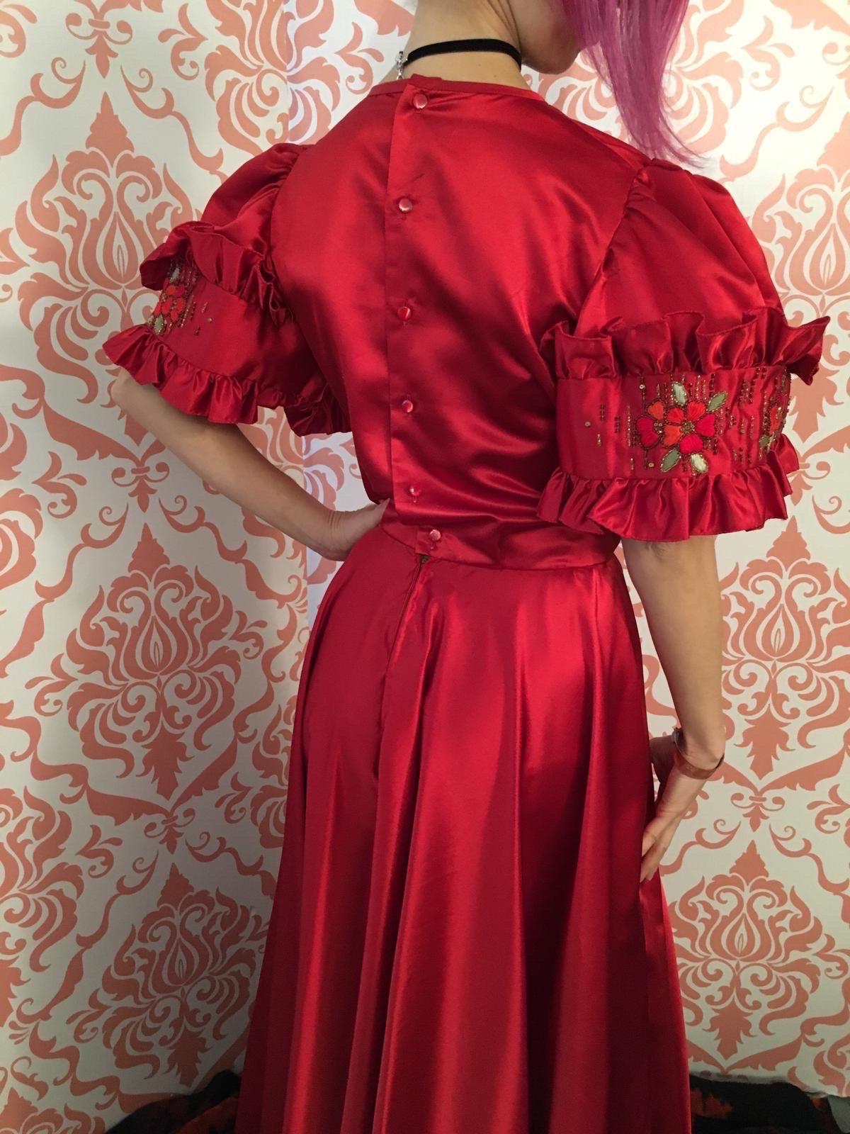Robe vintage en soie rouge Yves Saint Laurent en vente 6