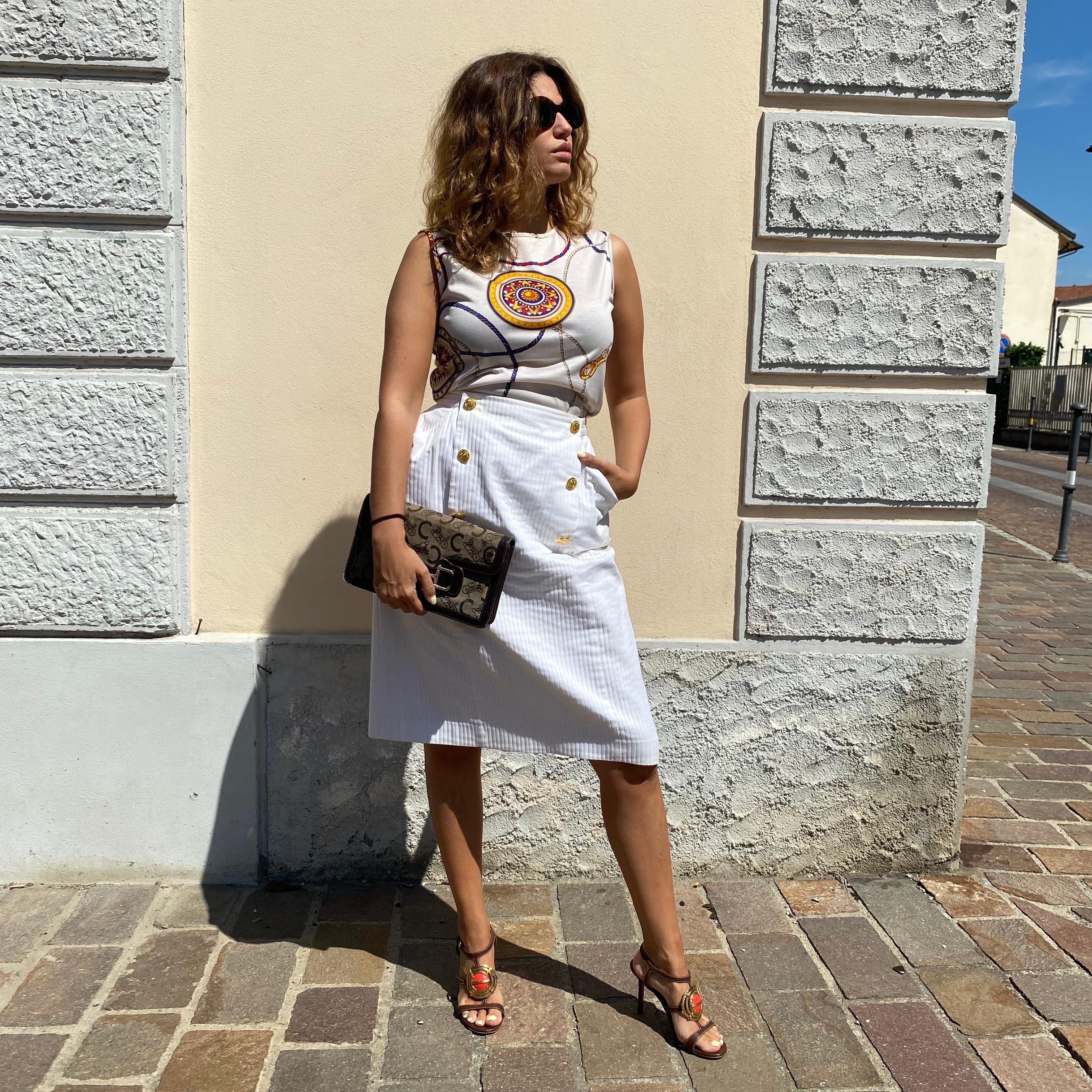 White Céline skirt with gold buttons. For Sale 8