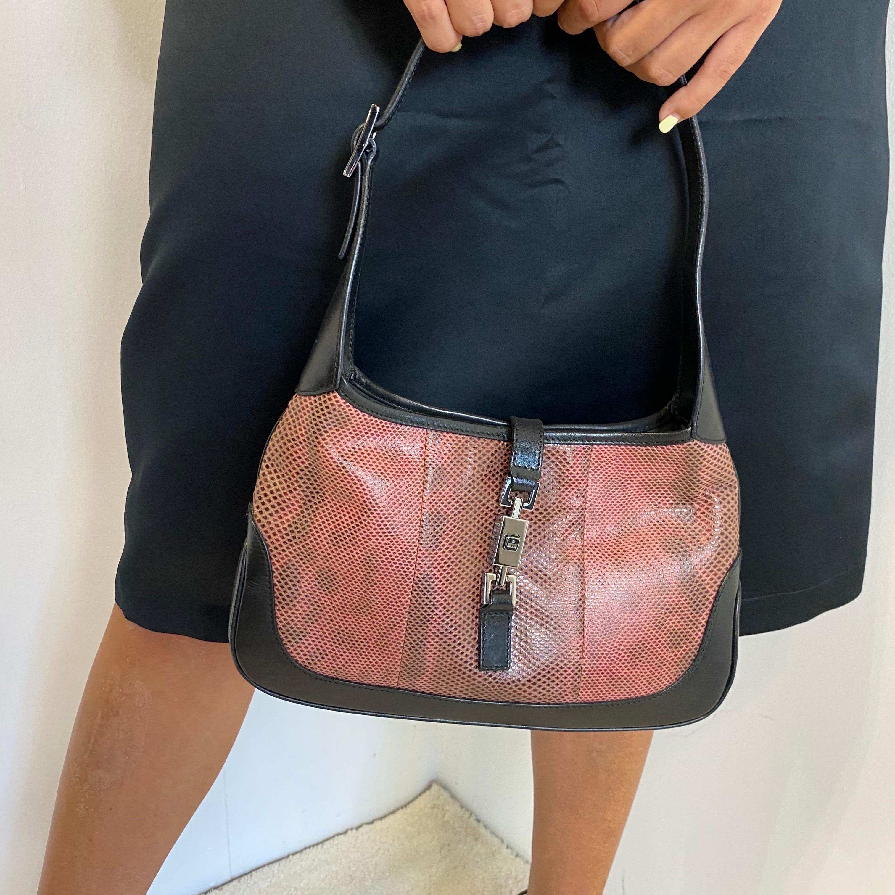 Borsa Jackie in lucertola rosa e pelle nera. in vendita 5