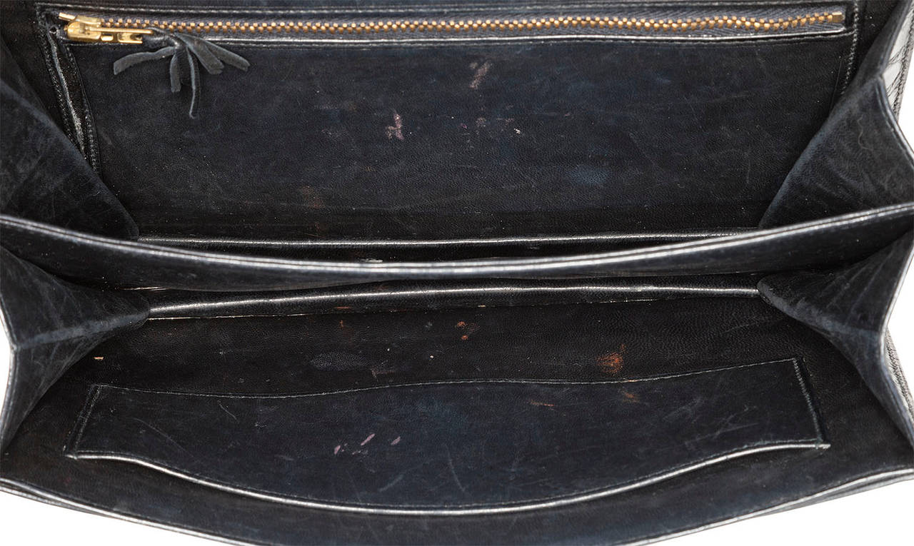 Hermes Shiny Black Porosus Crocodile Sandrine Bag with Gold Hardware In Good Condition For Sale In New York, NY