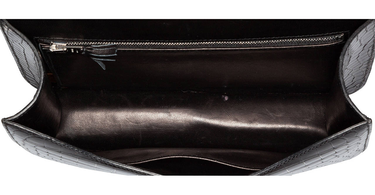 Women's Hermes 23cm Shiny Black Porosus Crocodile Constance Bag with Palladium Hardware For Sale