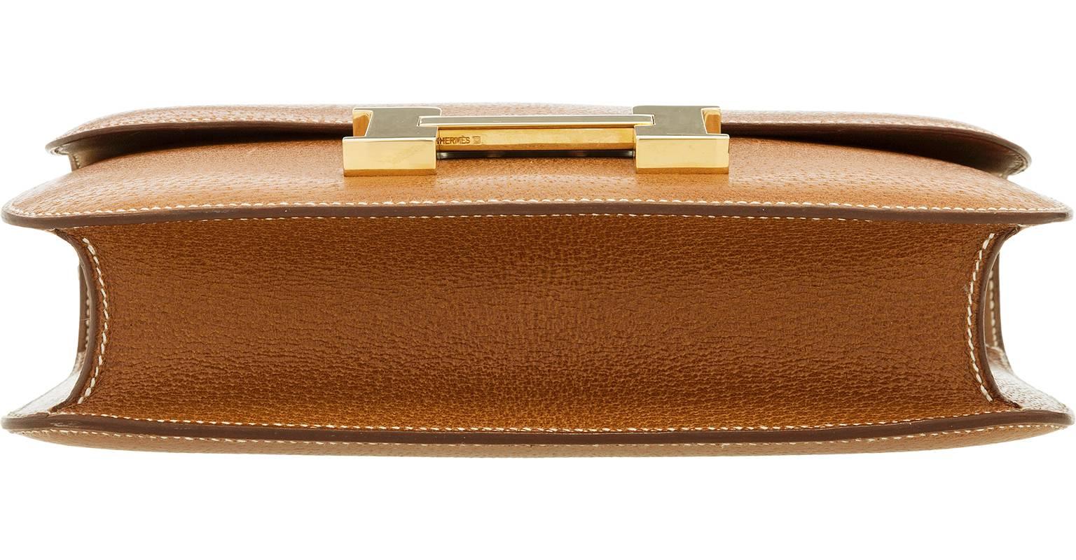 Hermes 23cm Natural Peau Porc Leather Constance Bag with Gold Hardware In Excellent Condition In New York, NY