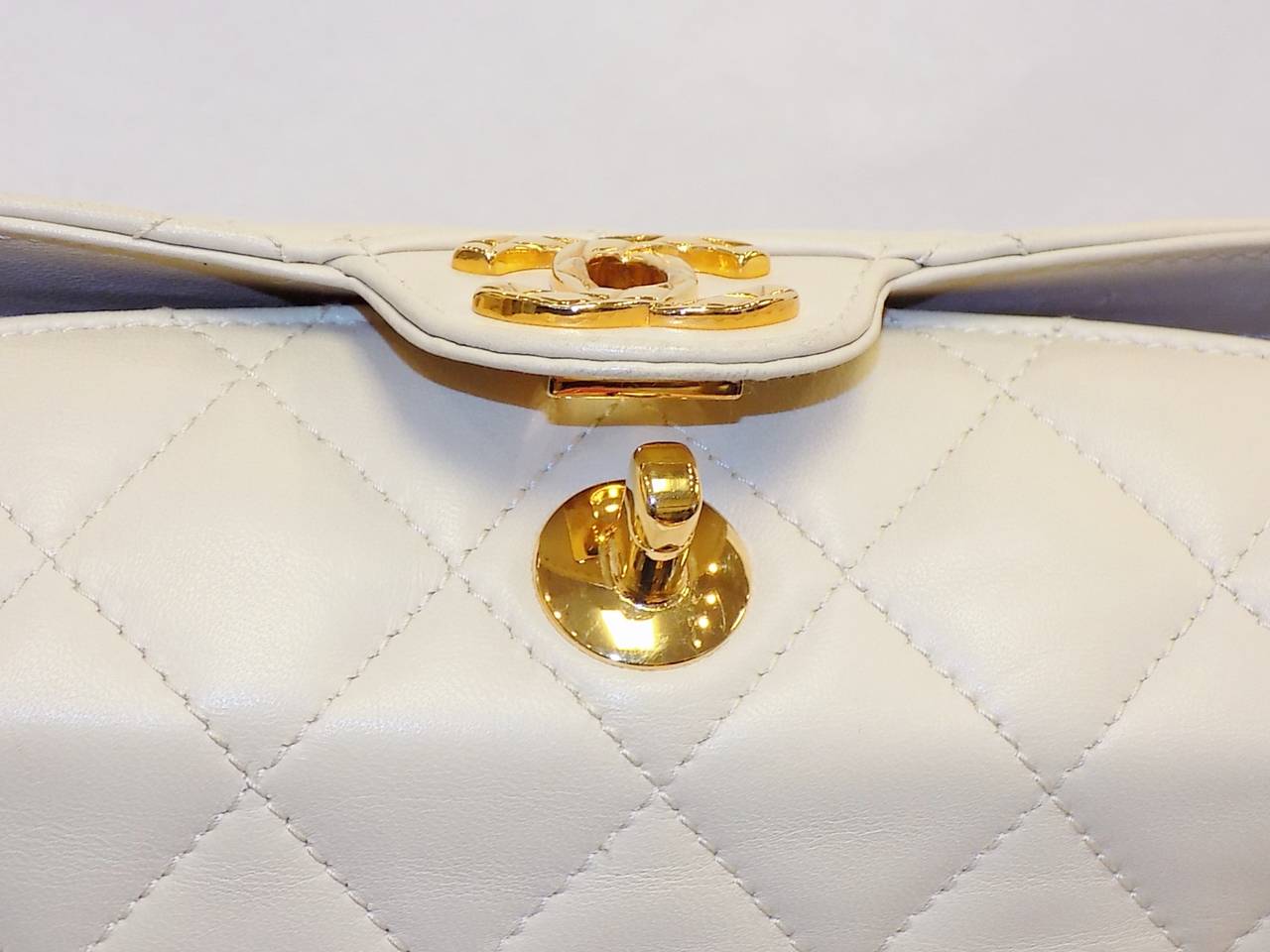 Chanel Creme lambskin quilted  shoulder bag For Sale 4