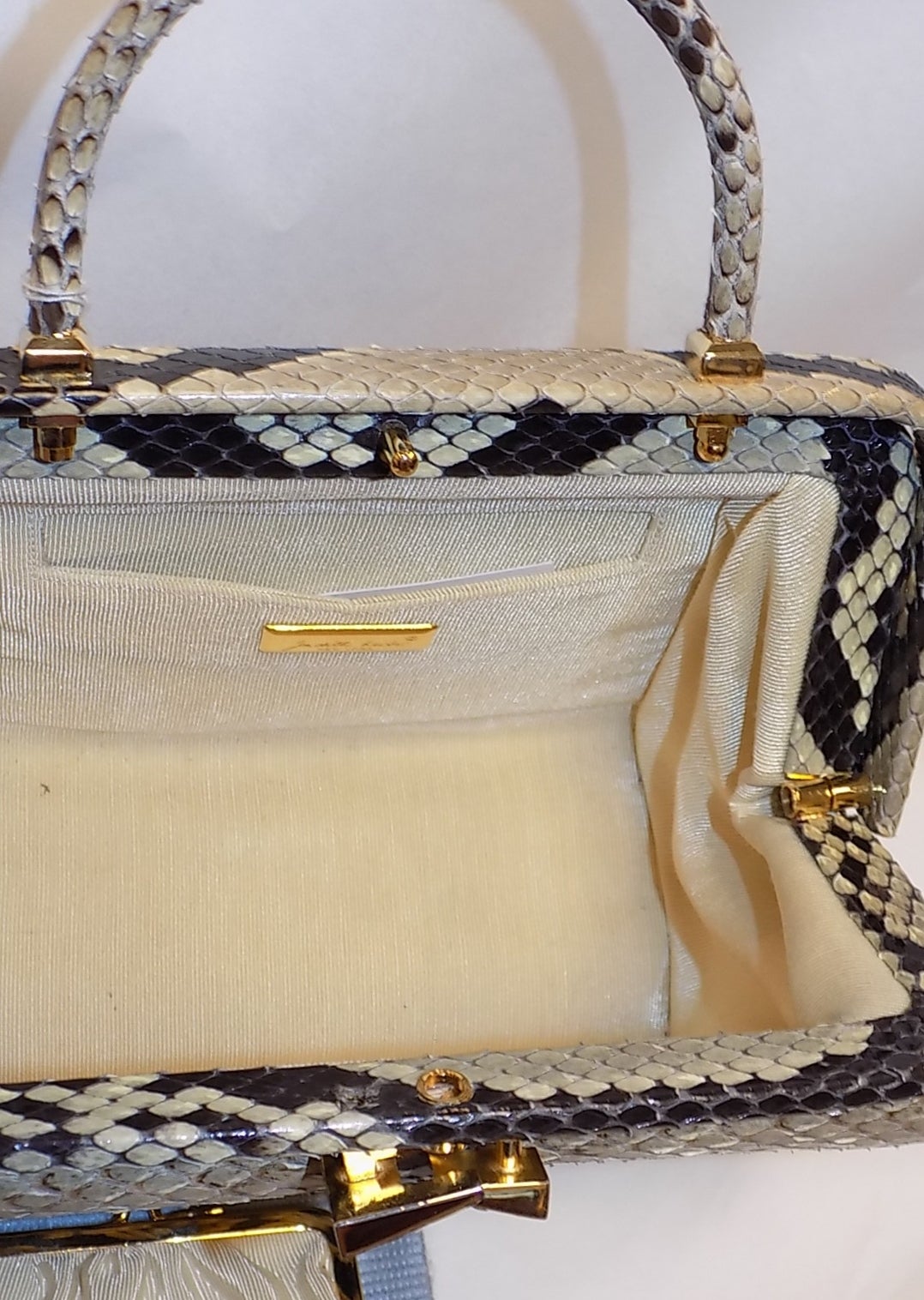 Judith Leiber  Python Snake skin  Rare Bag In New Condition For Sale In New York, NY