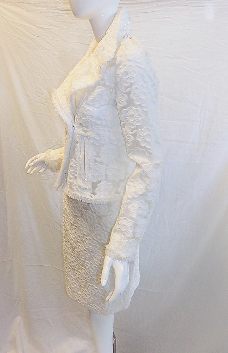 Chanel most covetet white lace  suit Collection 2009  Resort In New Condition In New York, NY