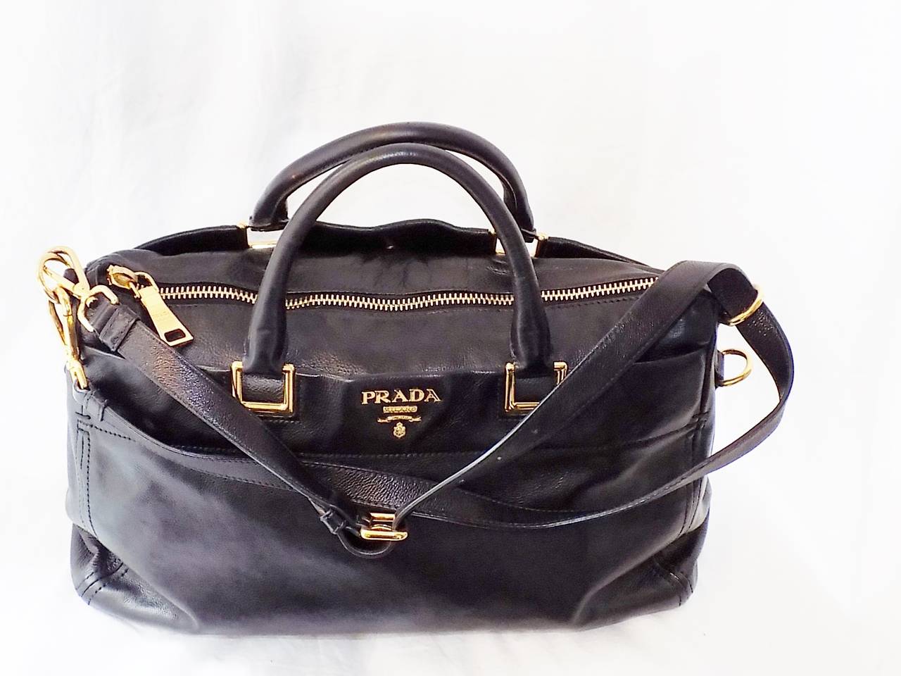 PRADA Executive Black soft leather Tote Bag In Excellent Condition In New York, NY