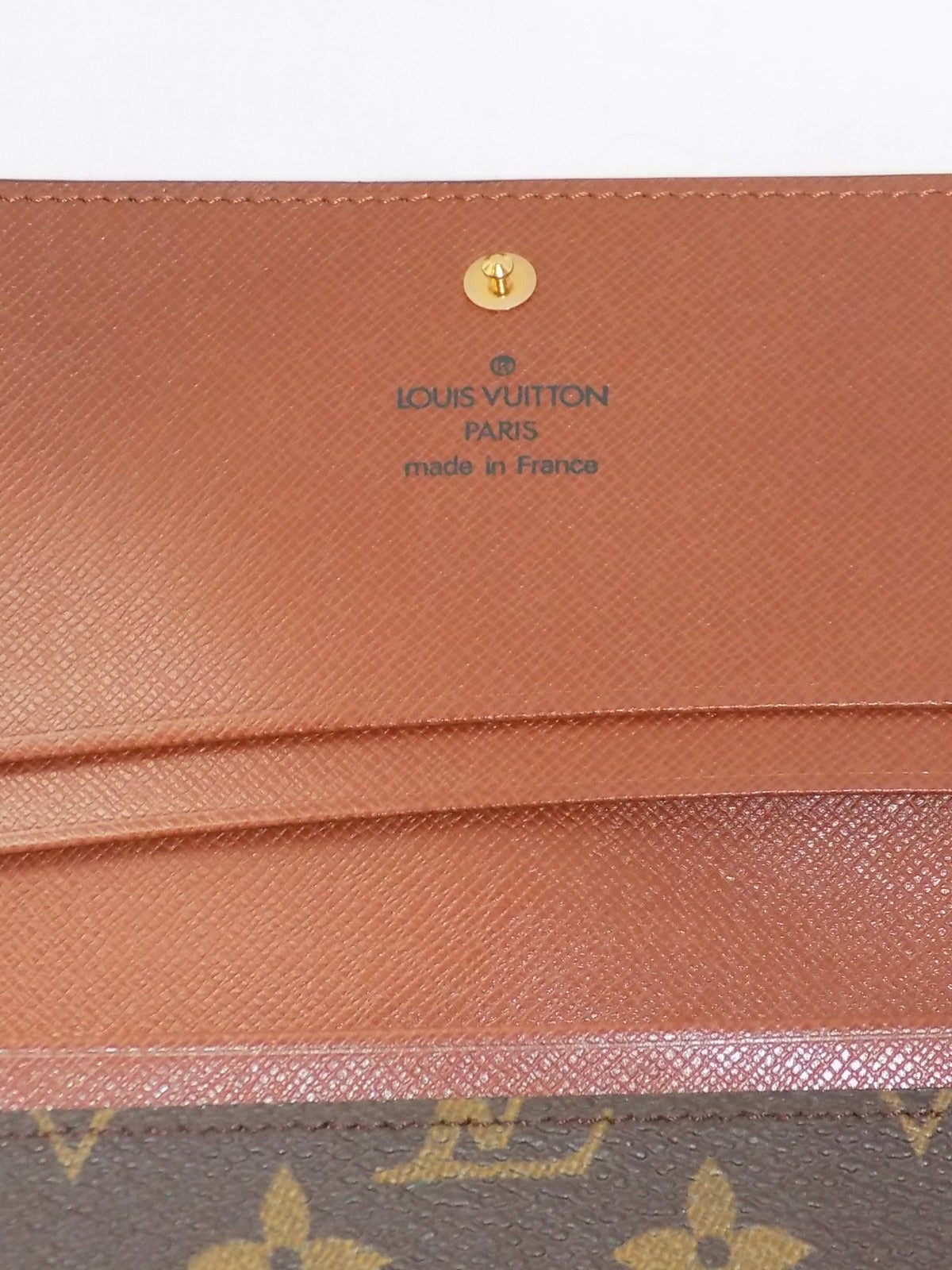 Louis Vuitton Monogram Canvas Trésor Wallet In New Condition In New York, NY
